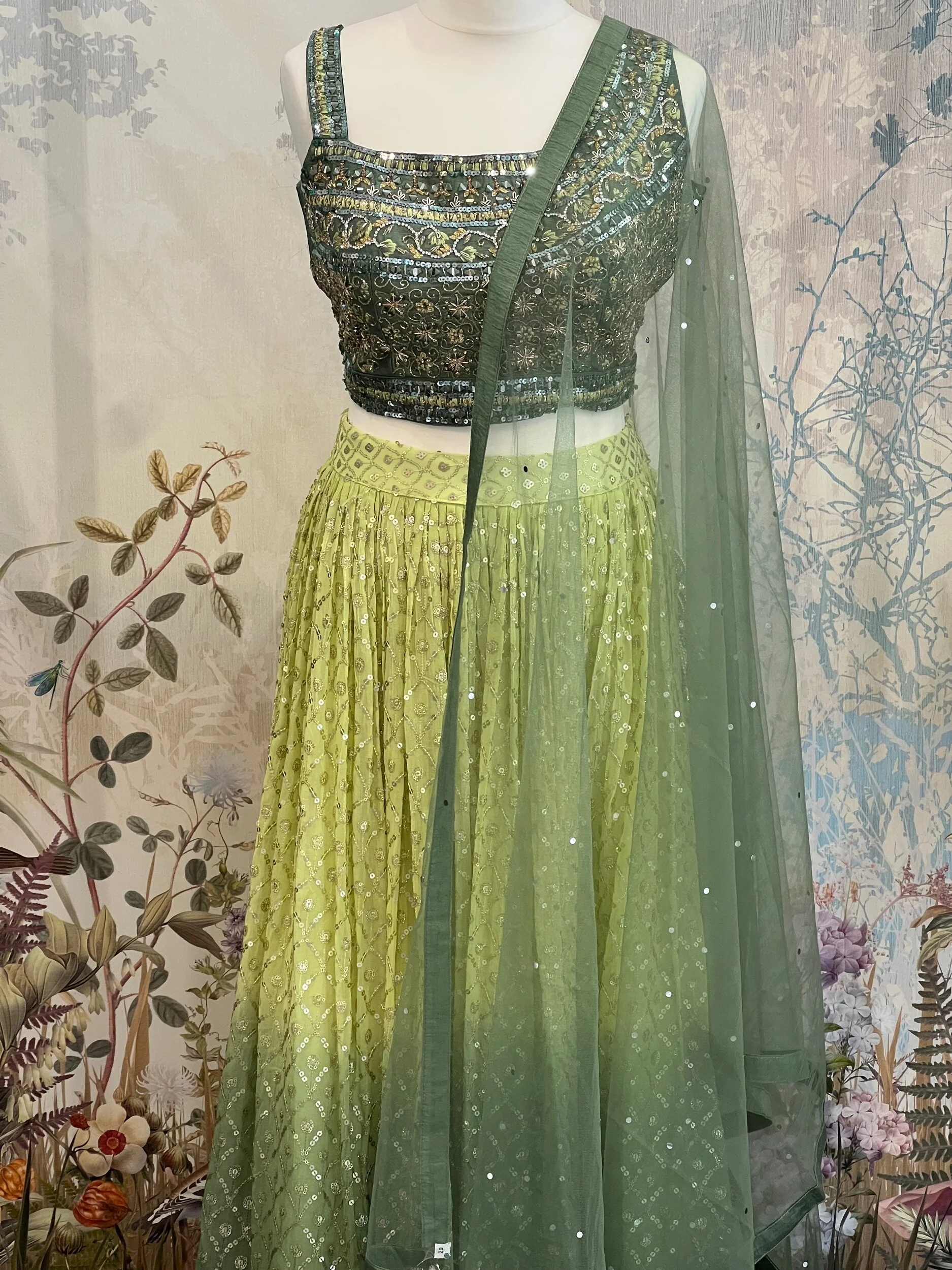 4FBF9977-E0D6-4D0C-A01C-7CA12AA5B92A