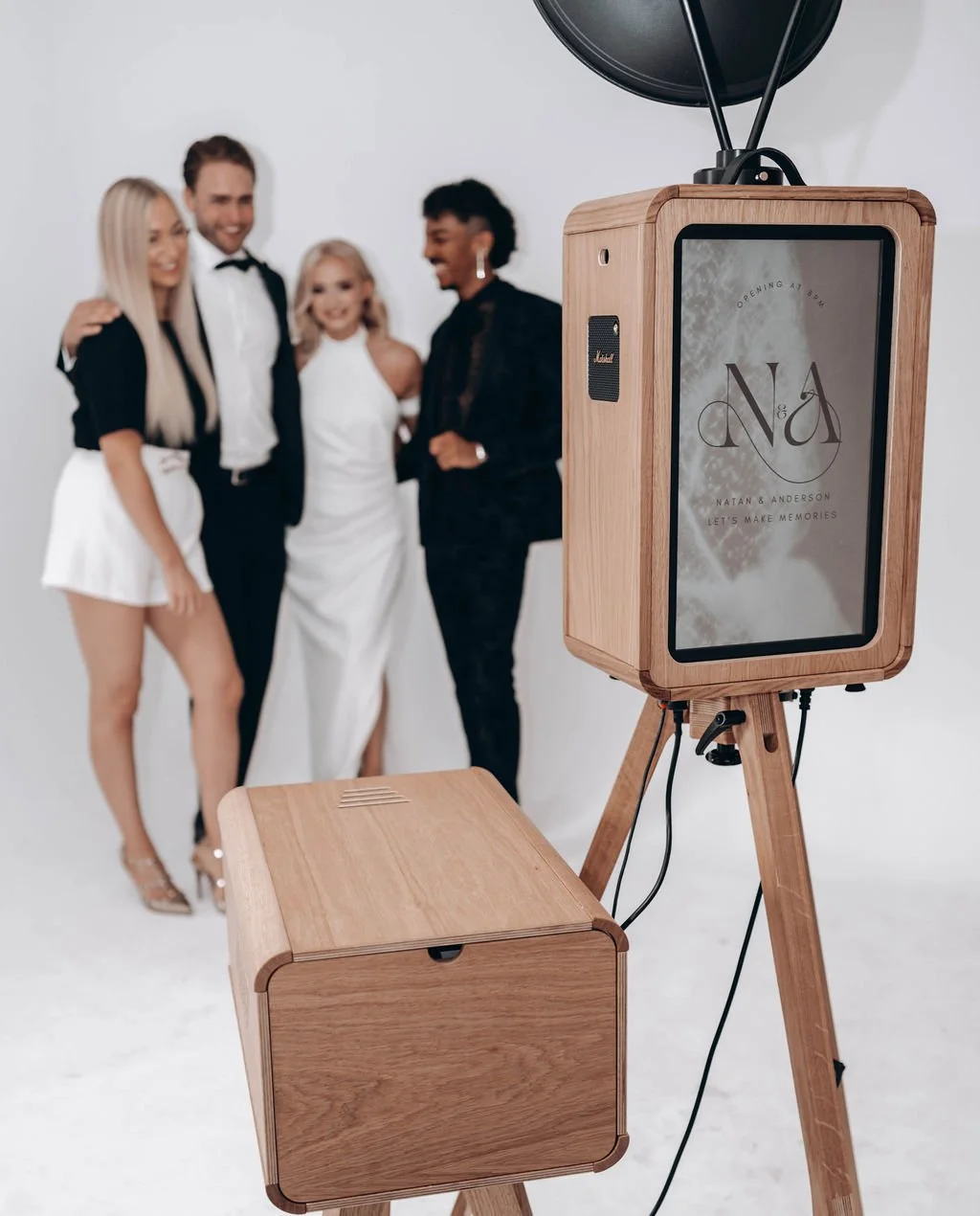 Vibia Booth Style — Viva La Booth