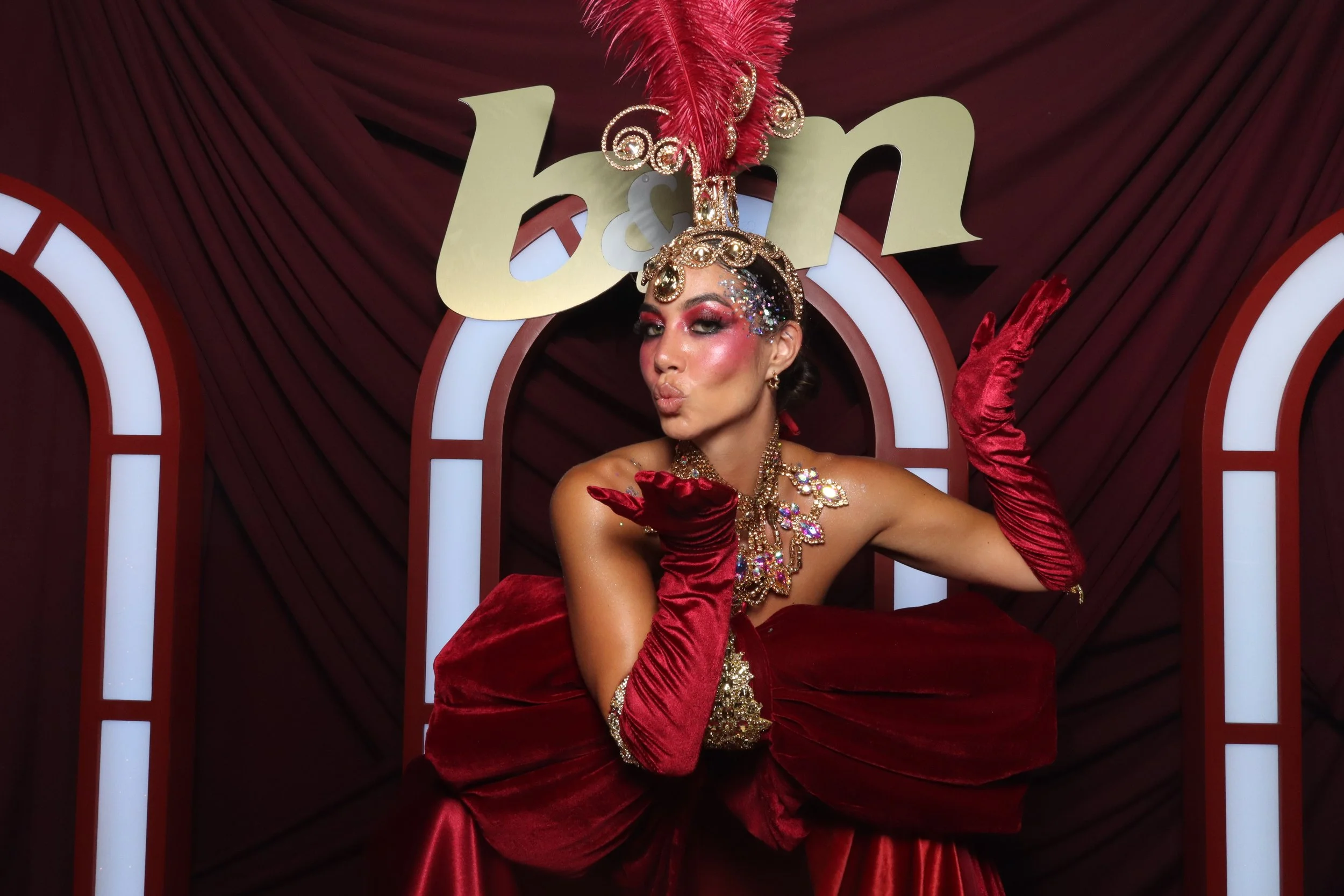 B&amp;M Golden Quarter: Christmas Photo Booth