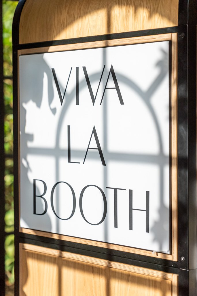 close up of viva la revival