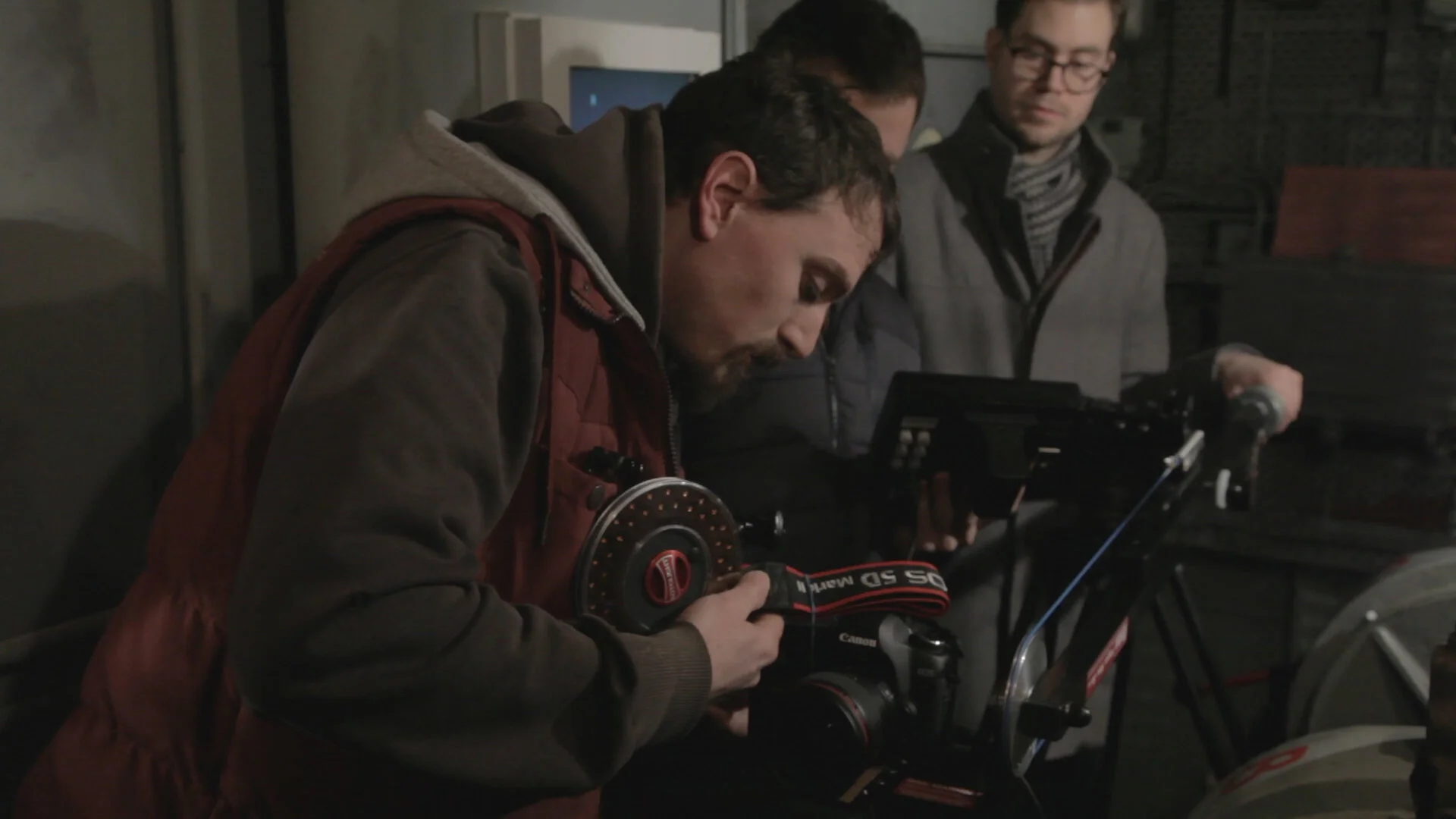 DOP Nick Barker setting up the 5D