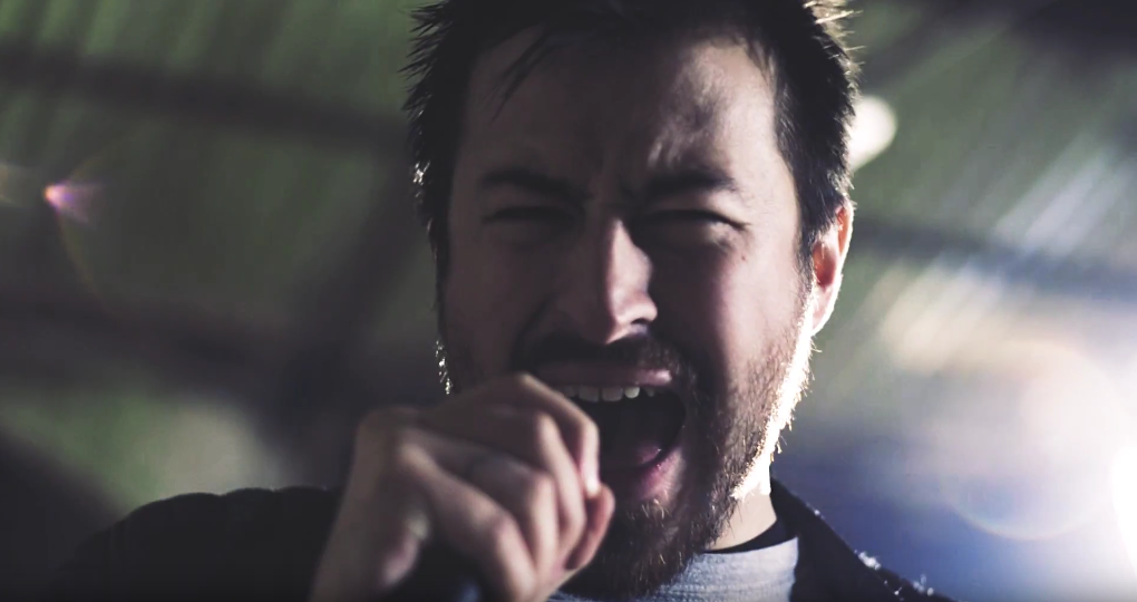 Up close on the singer and you can see the HMI's beam (along with some careful flagging) has helped to create lovely contrast. Shooting partially into the light has created flare, but for our purposes this actually worked for us.