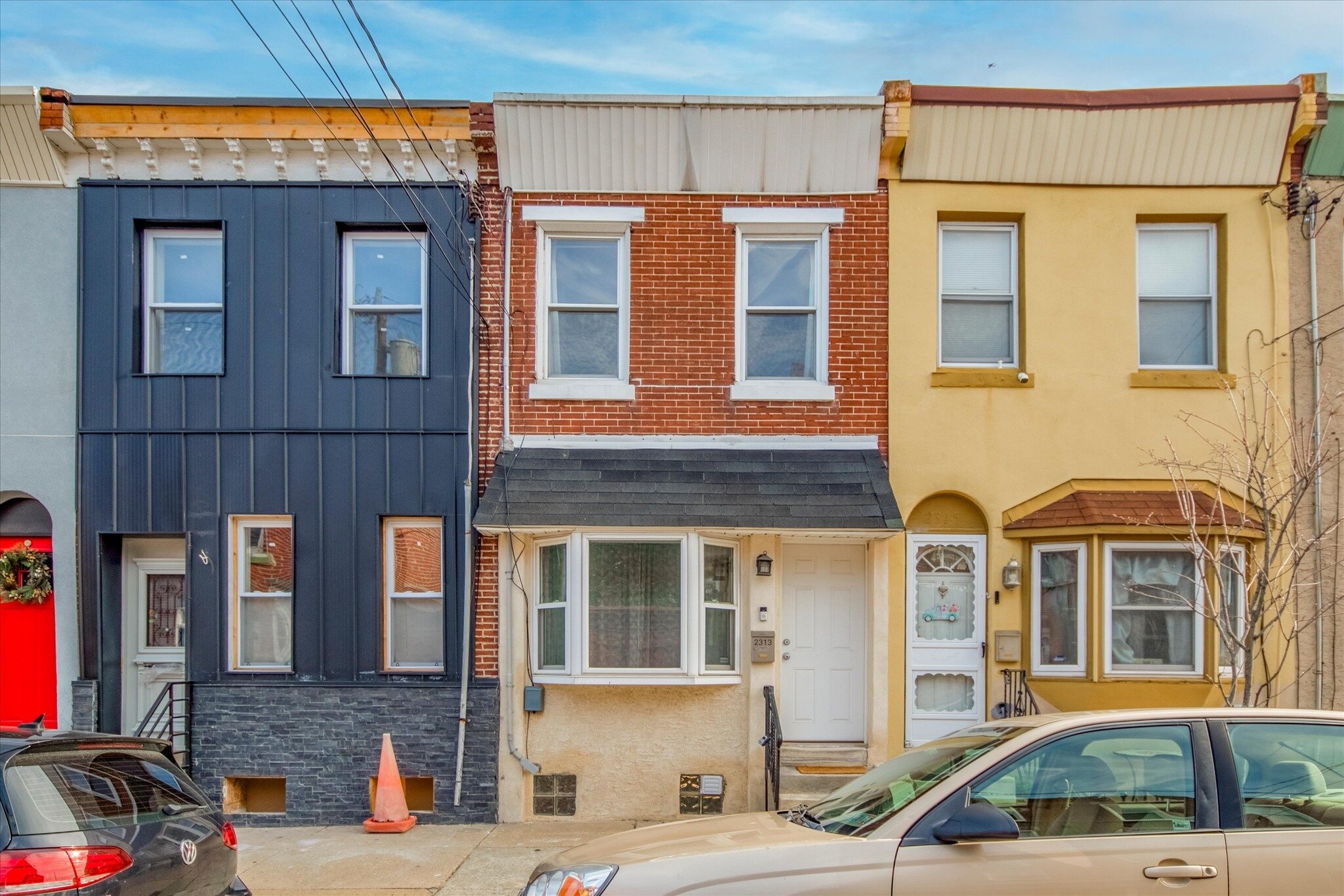 NEW TO MARKET!✨

Charming Row Home in Fishtown! 🏡 Well-loved and cared for, this 2BD/1BA home boasts character and charm throughout. Upon entering, you will immediately notice the stunning brick accent wall and original hardwood floors. The large li