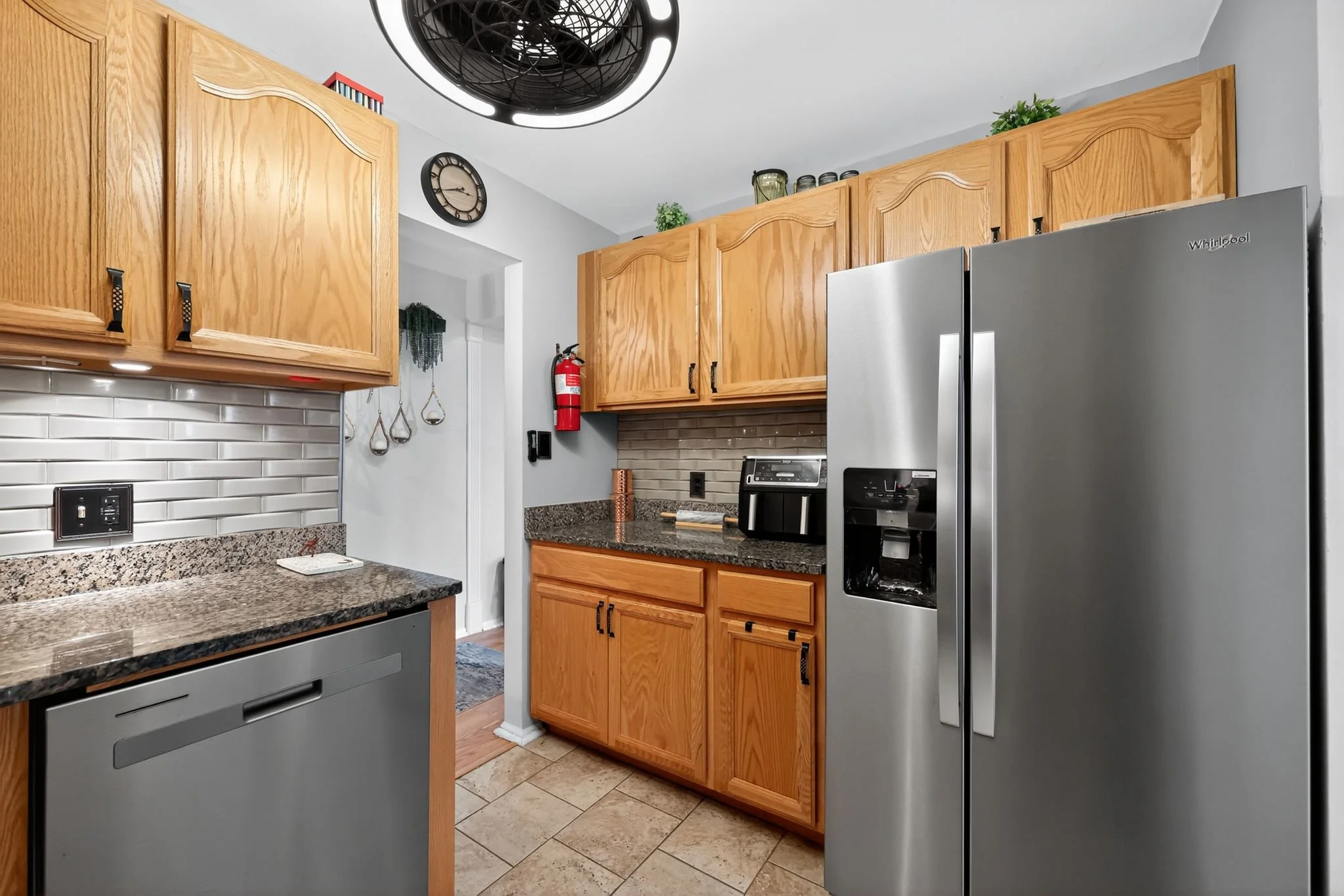 19_8_John_Hancock_Bldg_Turnersville_NJ_08012_USA-Kitchen-IMG_6463.jpg