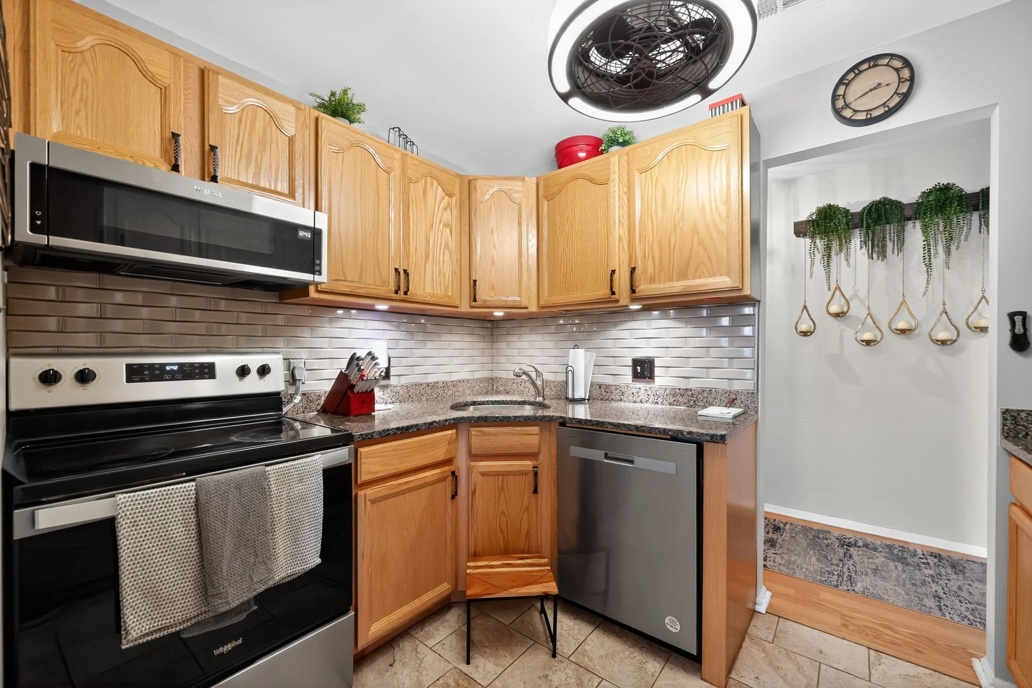 20_8_John_Hancock_Bldg_Turnersville_NJ_08012_USA-Kitchen-IMG_6462.jpg