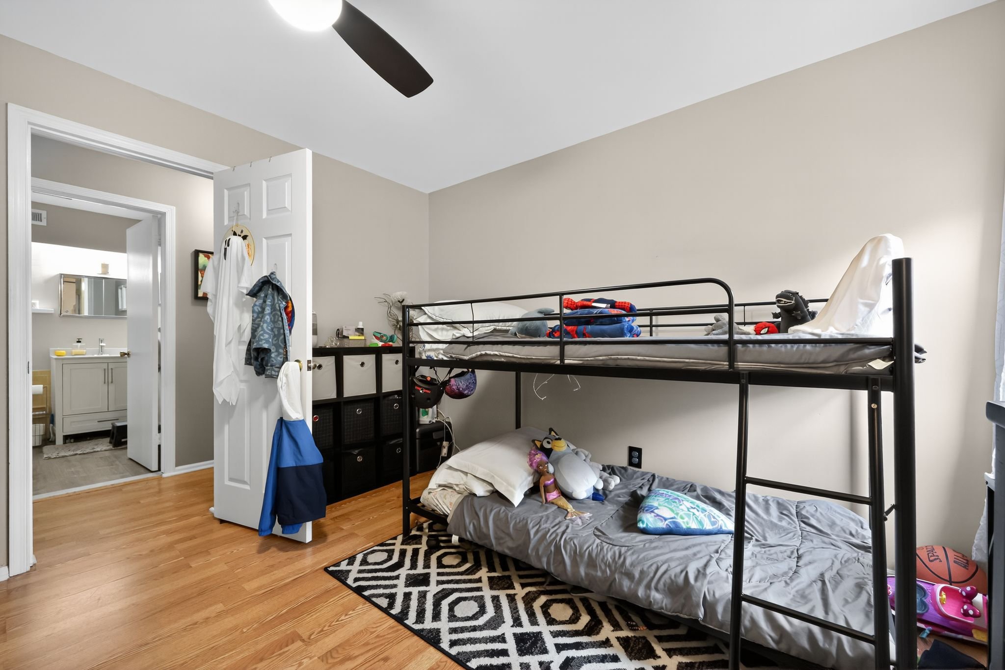 26_8_John_Hancock_Bldg_Turnersville_NJ_08012_USA-Bedroom-IMG_6528.jpg