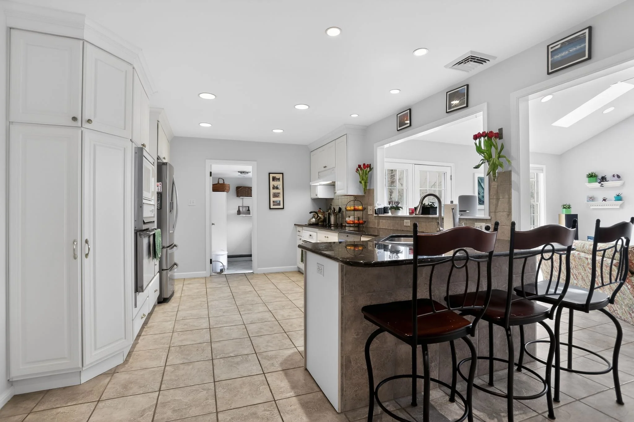 21_908_Judie_Ln_Ambler_PA_19002-Kitchen-IMG_8712.jpg