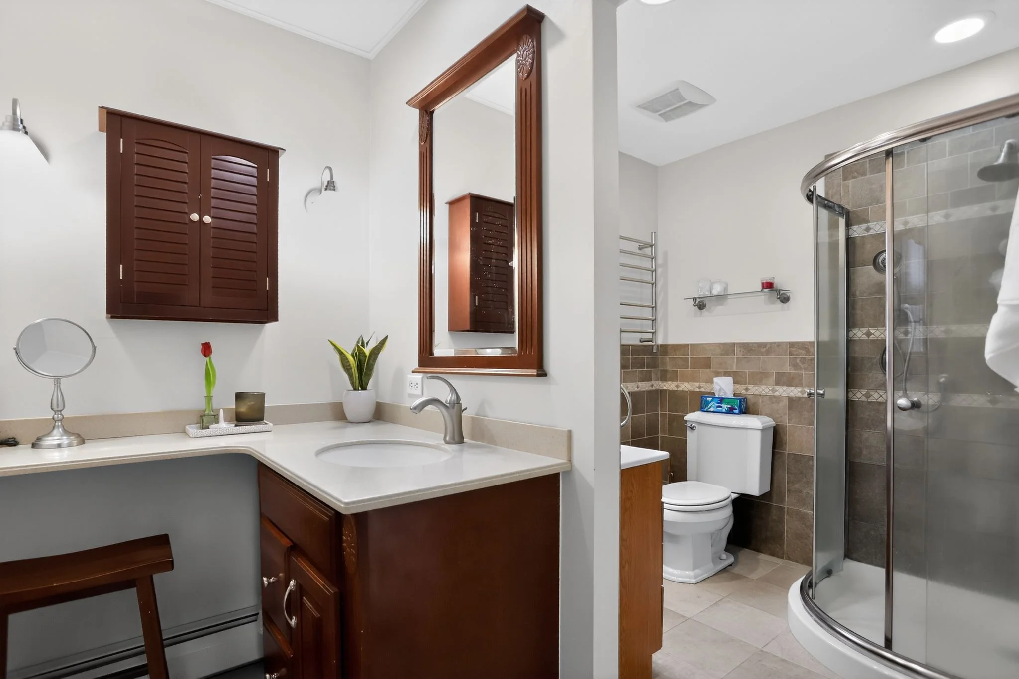 35_908_Judie_Ln_Ambler_PA_19002-Bathroom-IMG_8663.jpg
