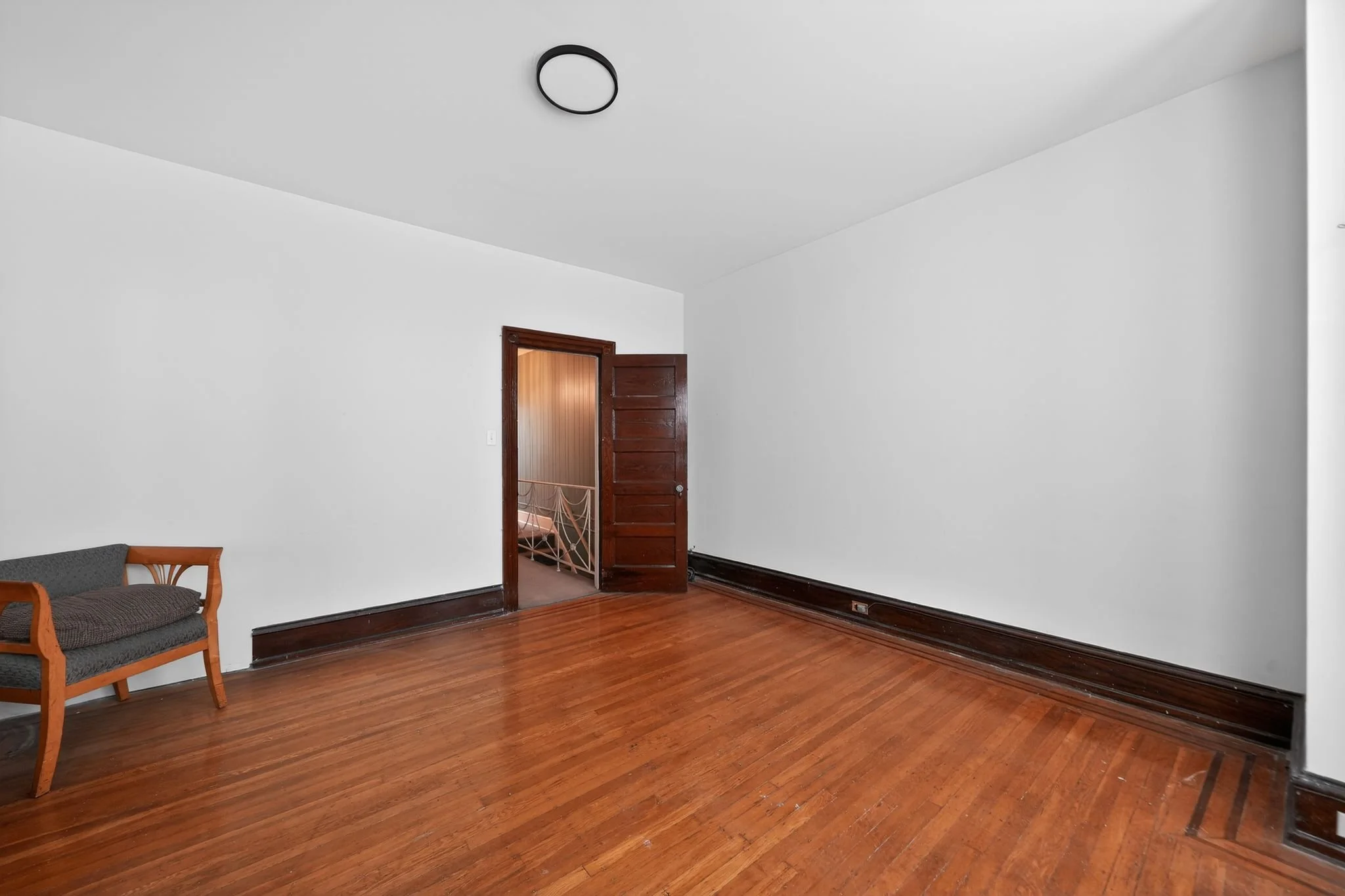 17_1325_E_Montgomery_Ave_Philadelphia_PA_19125-Living_room-DSC07167.jpg