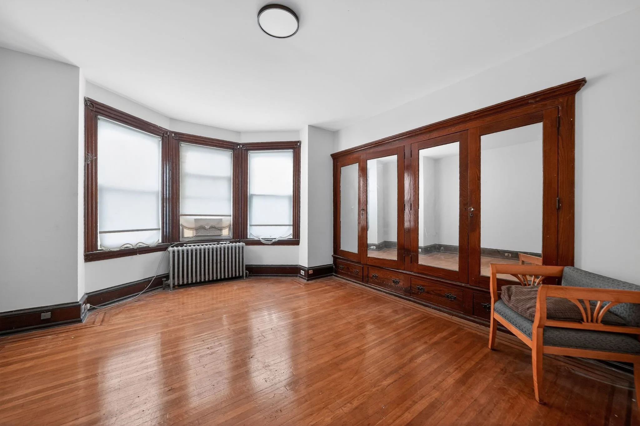 18_1325_E_Montgomery_Ave_Philadelphia_PA_19125-Living_room-DSC07164.jpg