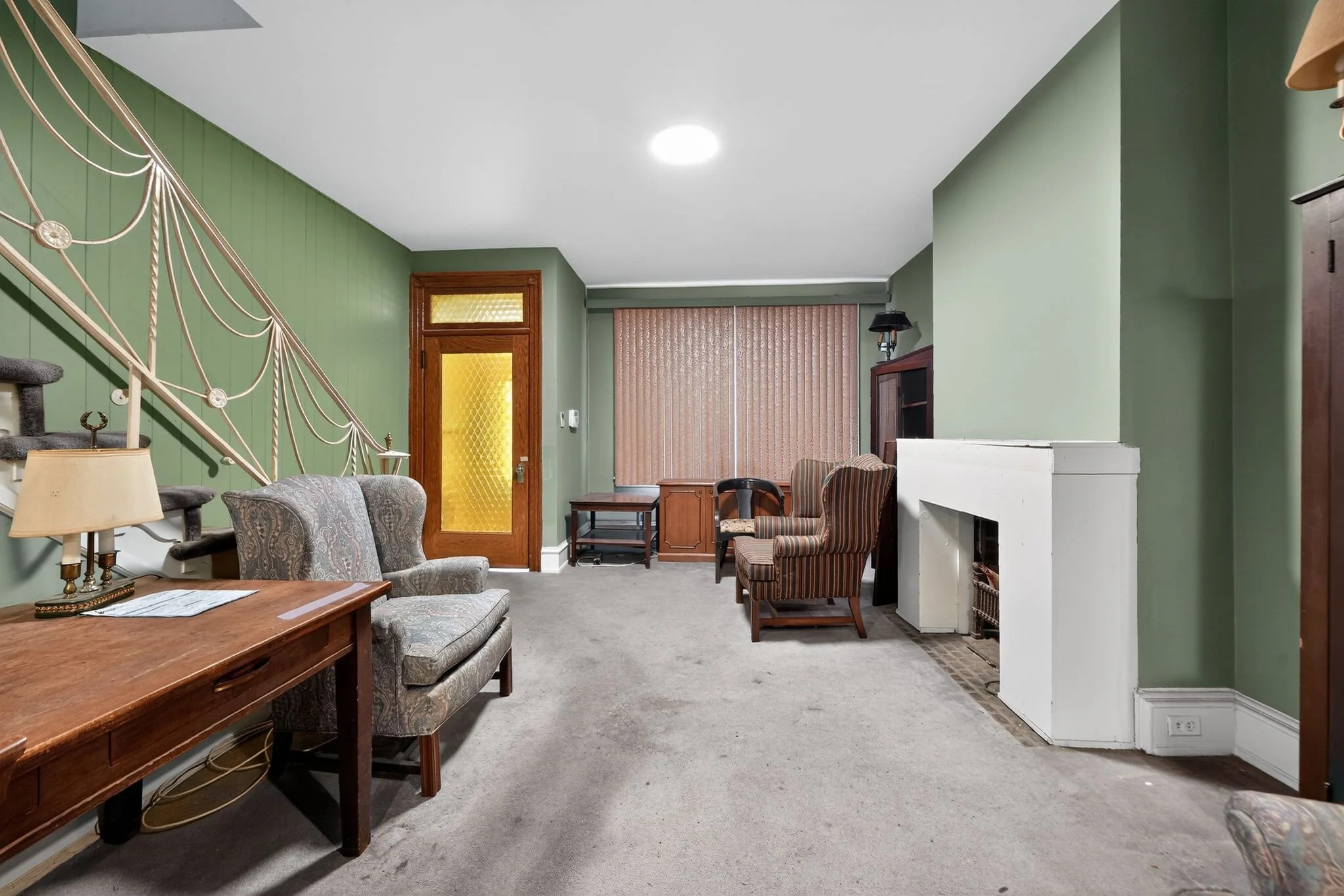 21_1325_E_Montgomery_Ave_Philadelphia_PA_19125-Living_room-DSC07135.jpg