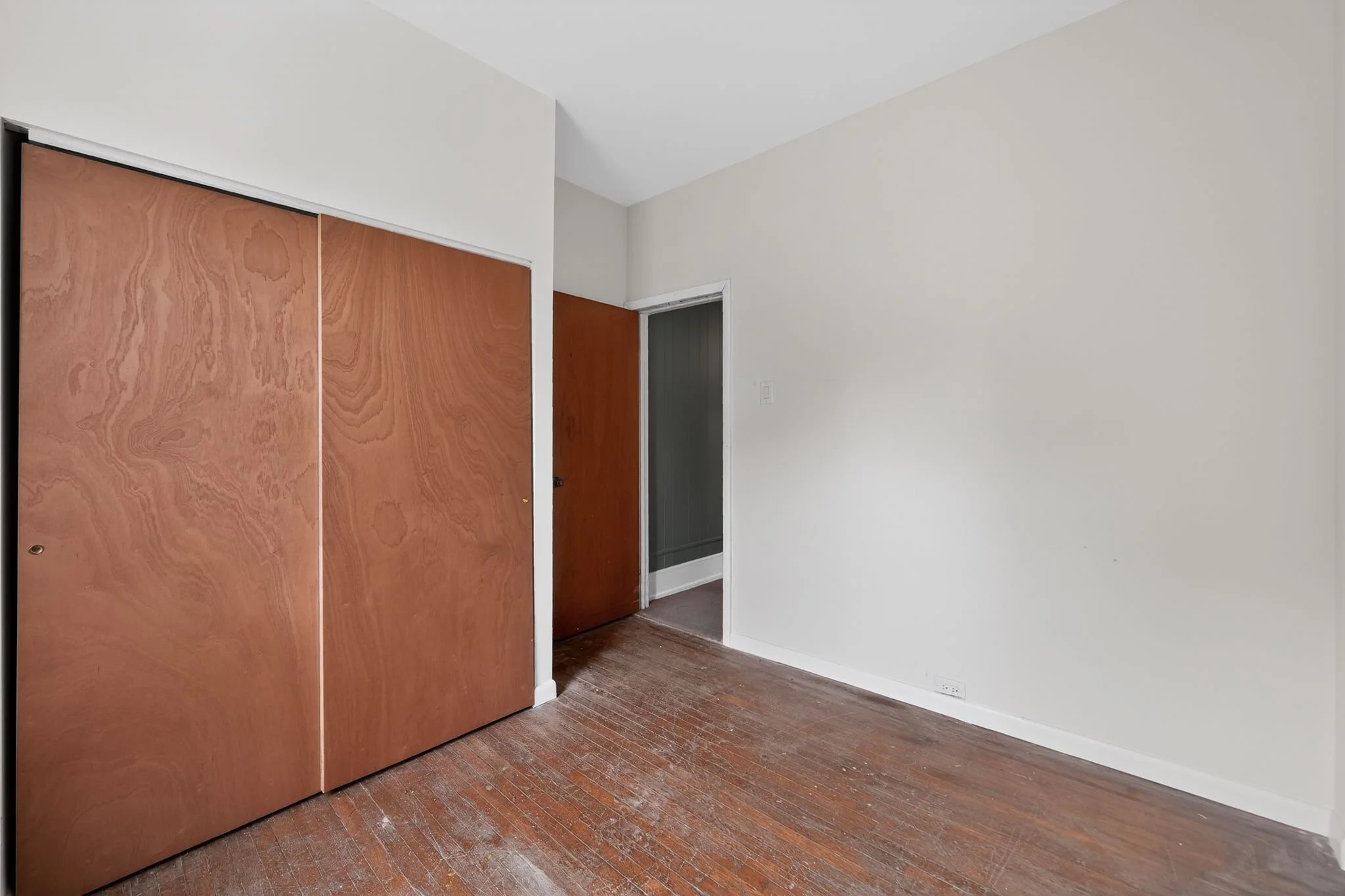 27_1325_E_Montgomery_Ave_Philadelphia_PA_19125-Bedroom-DSC07157.jpg