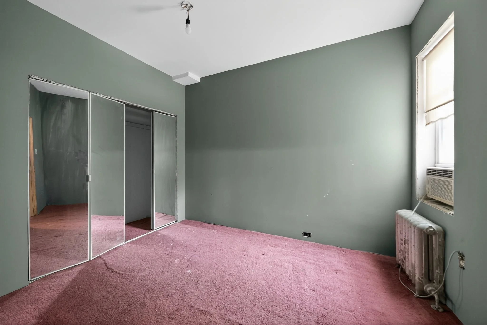 28_1325_E_Montgomery_Ave_Philadelphia_PA_19125-Bedroom-DSC07161.jpg