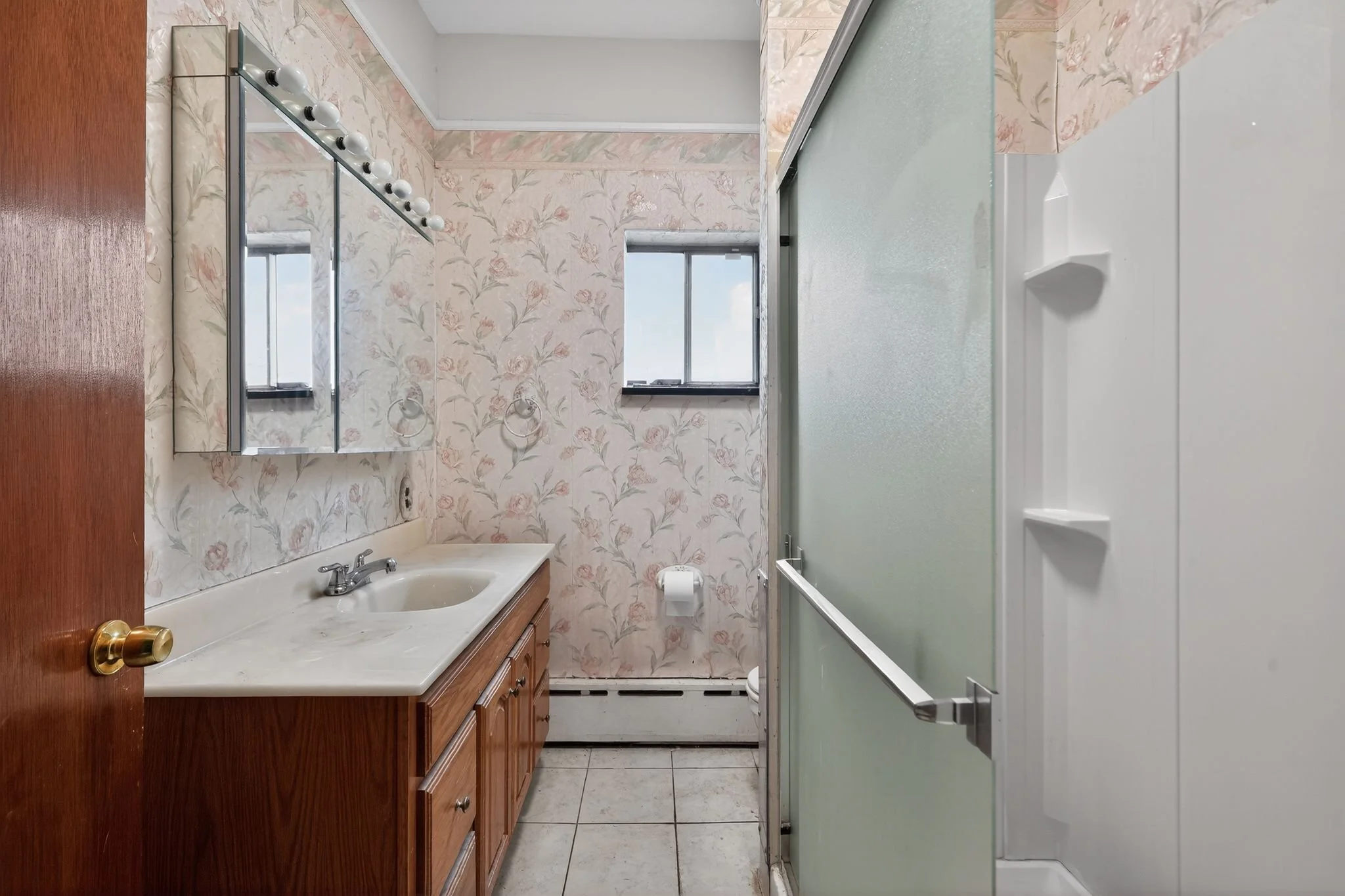 29_1325_E_Montgomery_Ave_Philadelphia_PA_19125-Bathroom-DSC07158.jpg