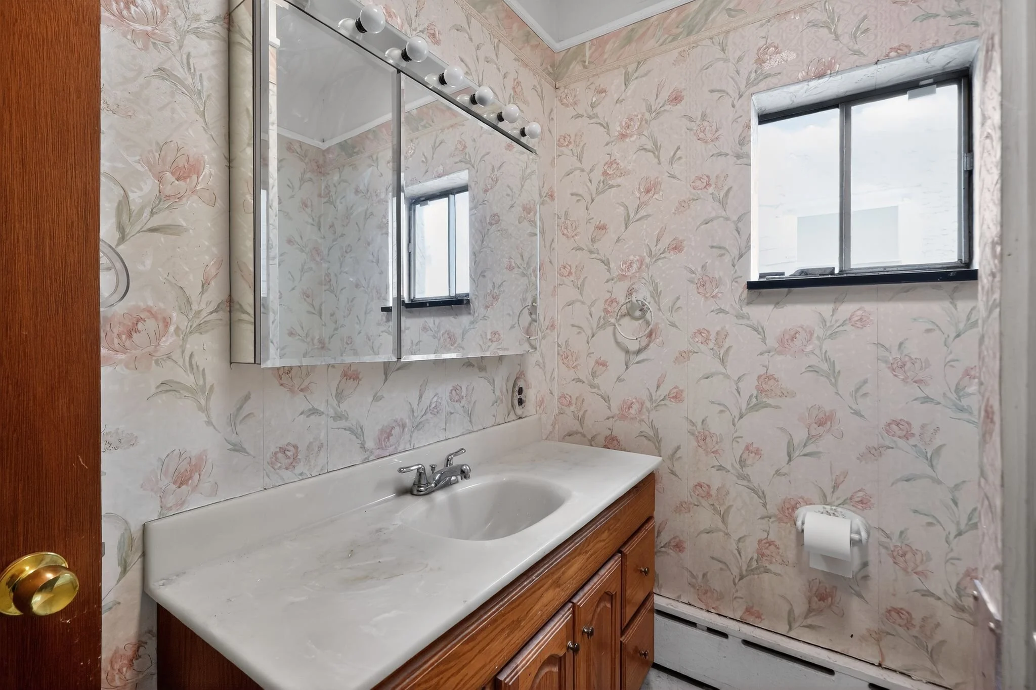 31_1325_E_Montgomery_Ave_Philadelphia_PA_19125-Bathroom-DSC07160.jpg