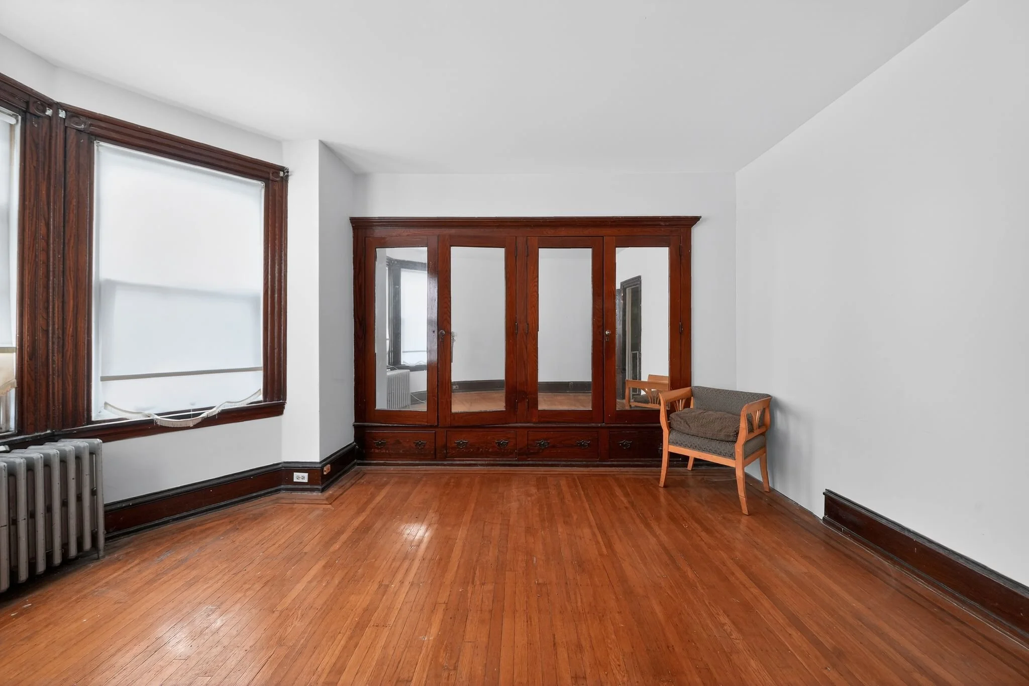 07_1325_E_Montgomery_Ave_Philadelphia_PA_19125-Living_room-DSC07165.jpg