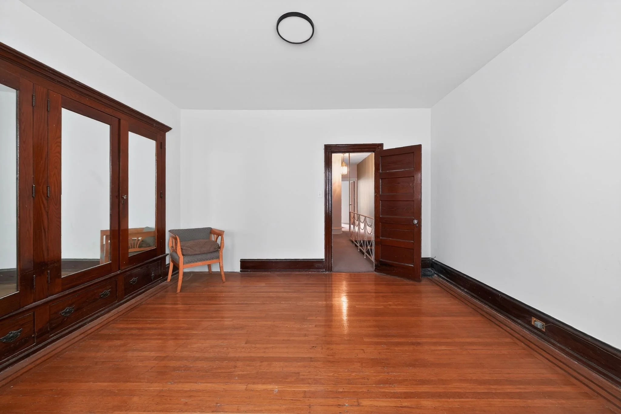 10_1325_E_Montgomery_Ave_Philadelphia_PA_19125-Living_room-DSC07166.jpg
