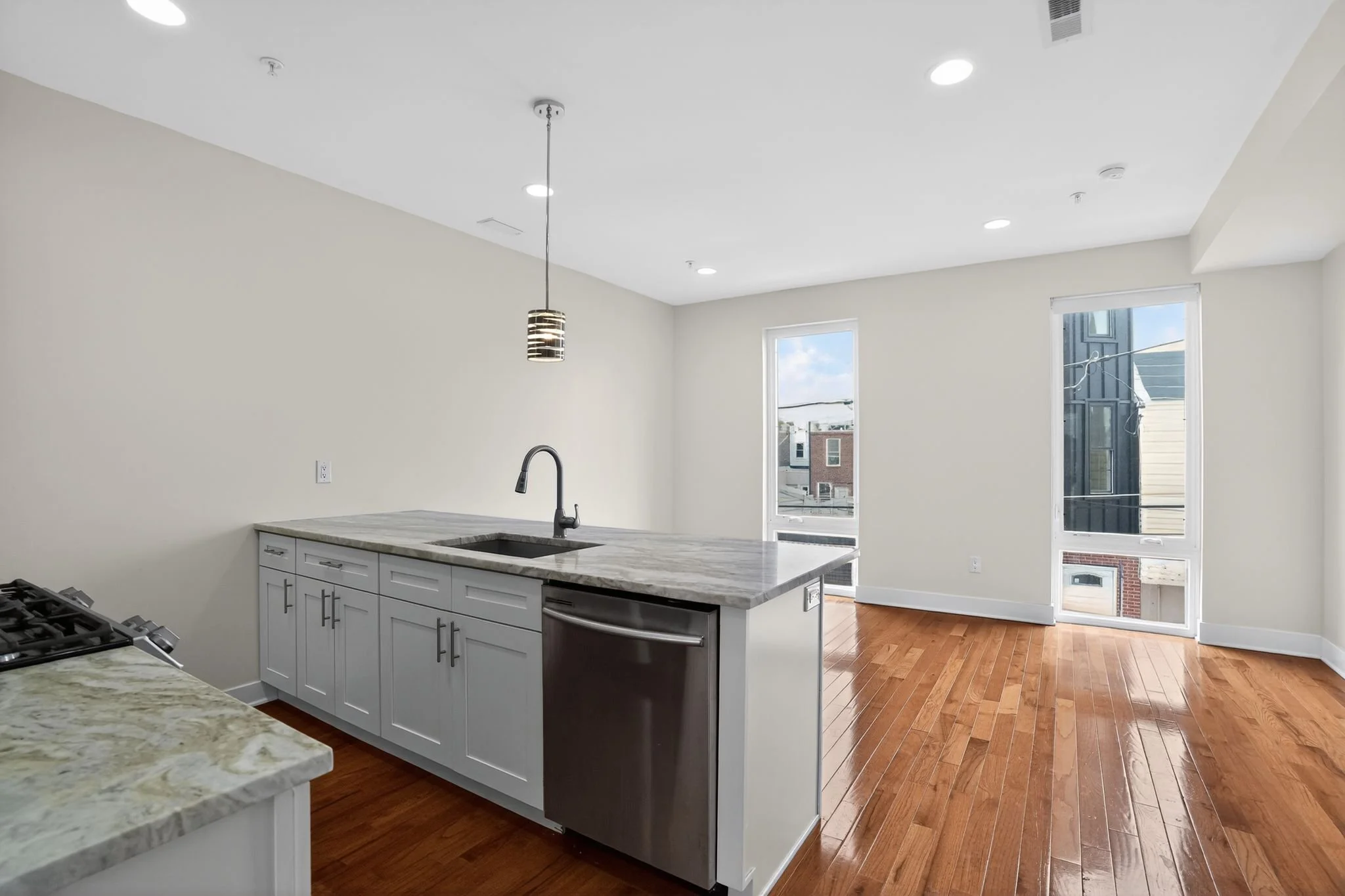 17_2822_Livingston_St_Philadelphia_PA_19134-Kitchen-CR107106.jpg