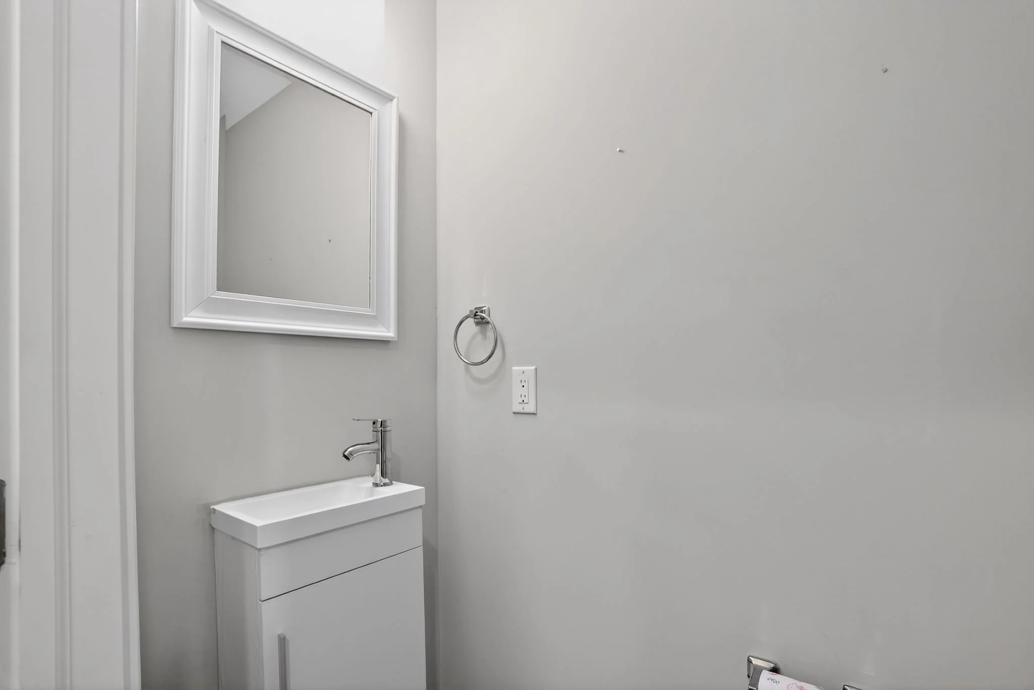 29_2822_Livingston_St_Philadelphia_PA_19134-Bathroom-CR107102.jpg