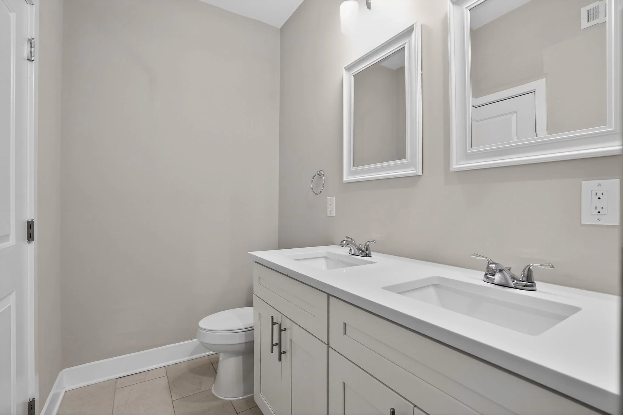 32_2822_Livingston_St_Philadelphia_PA_19134-Bathroom-CR107151.jpg