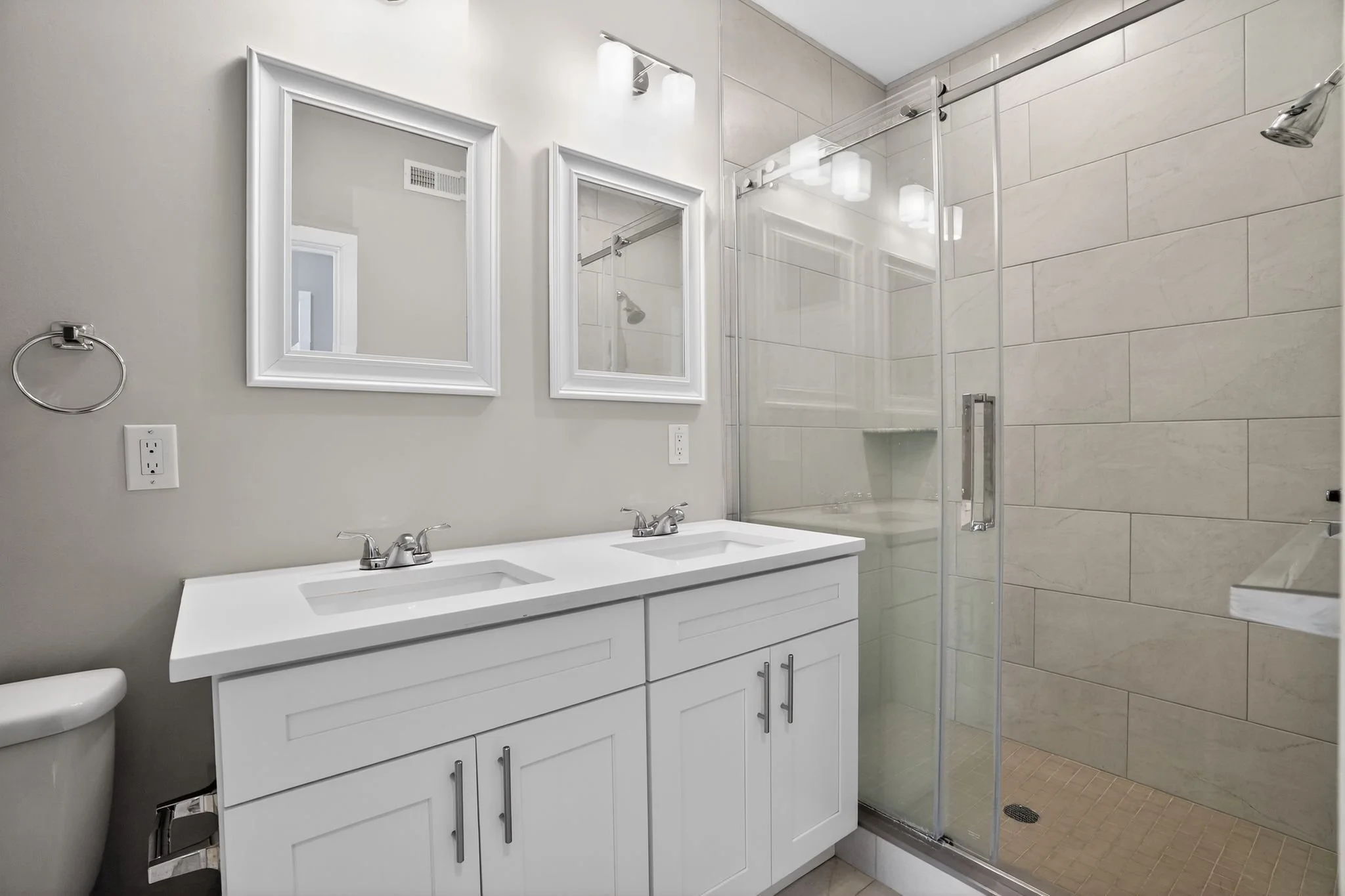 33_2822_Livingston_St_Philadelphia_PA_19134-Bathroom-CR107150.jpg