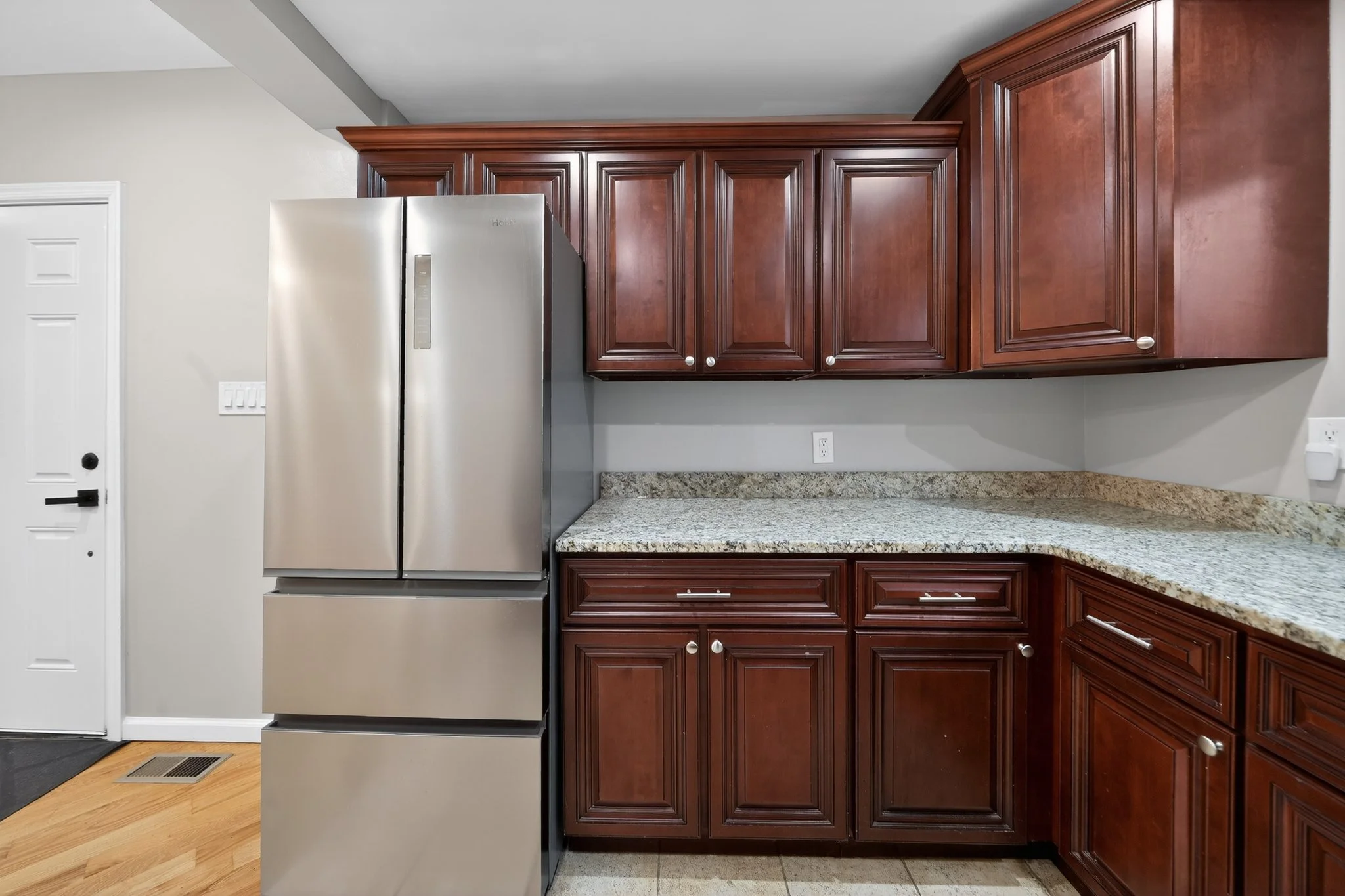 19_2448_Amber_St-Kitchen-7566.jpg