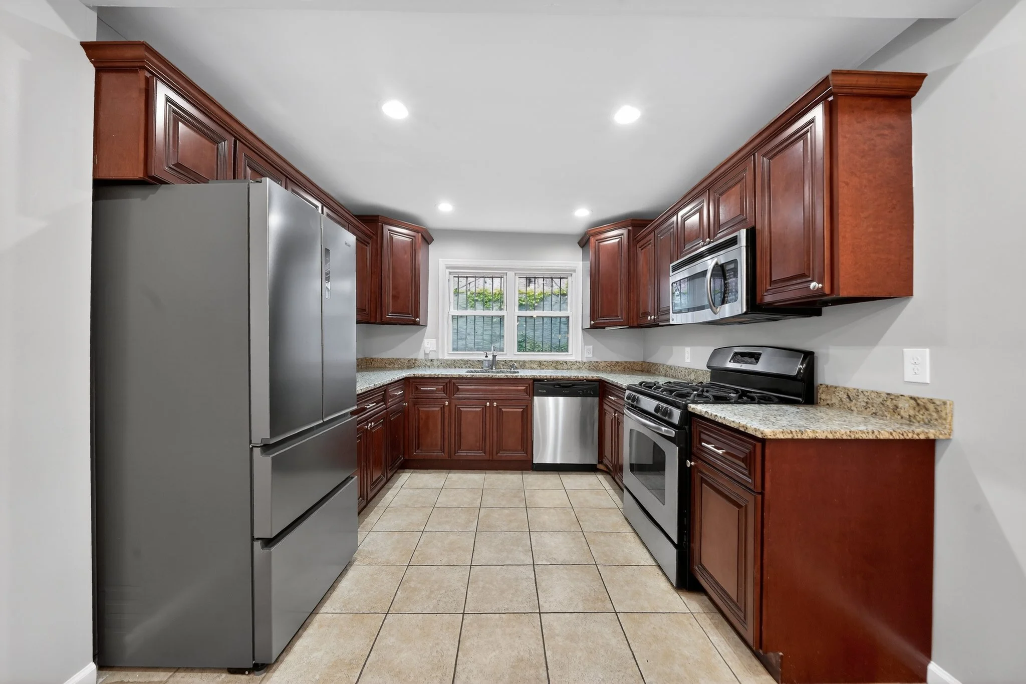 20_2448_Amber_St-Kitchen-7567.jpg