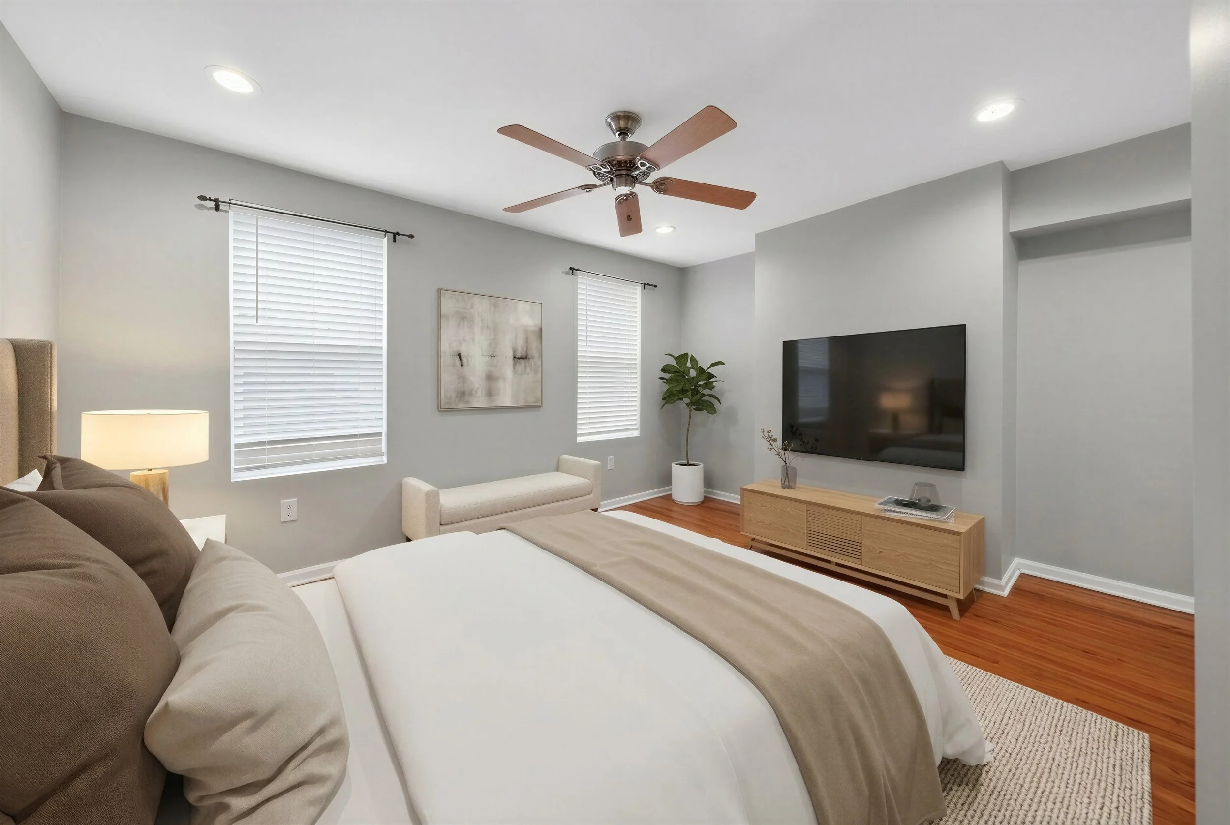 17_2448_Amber_St-Living_room-7578.jpg