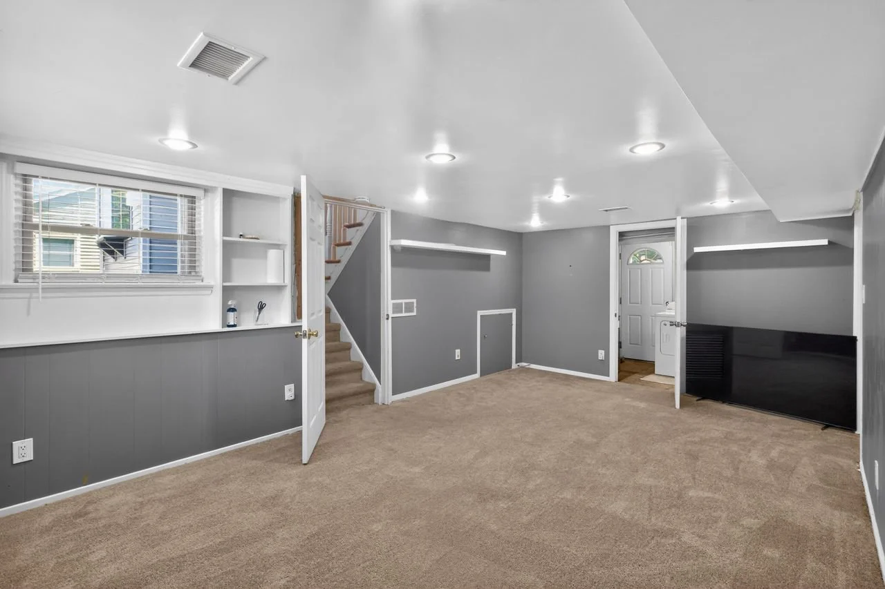 29_103_Kenwood_Dr-Others-0116.jpg