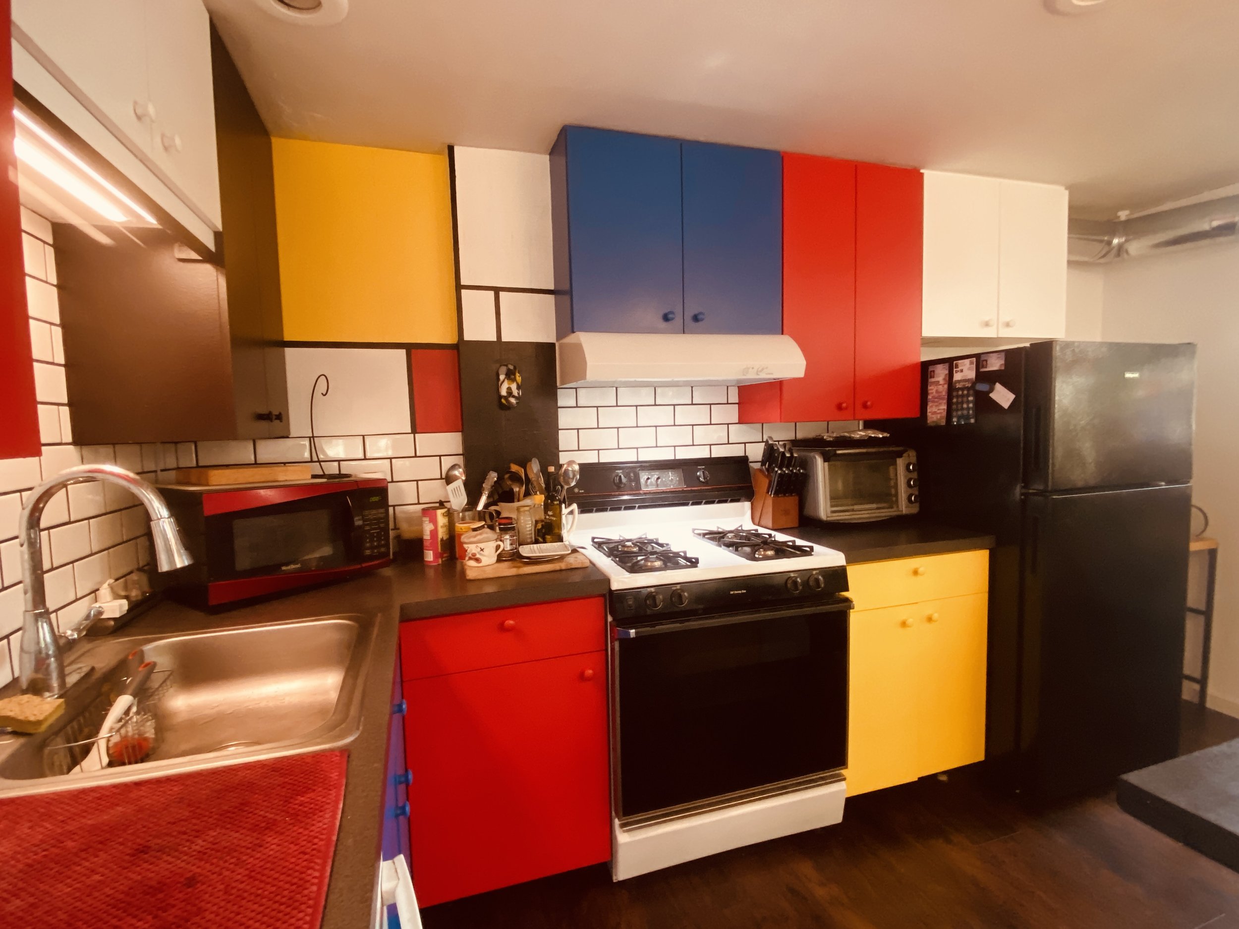 MondrianKitchen5.jpg