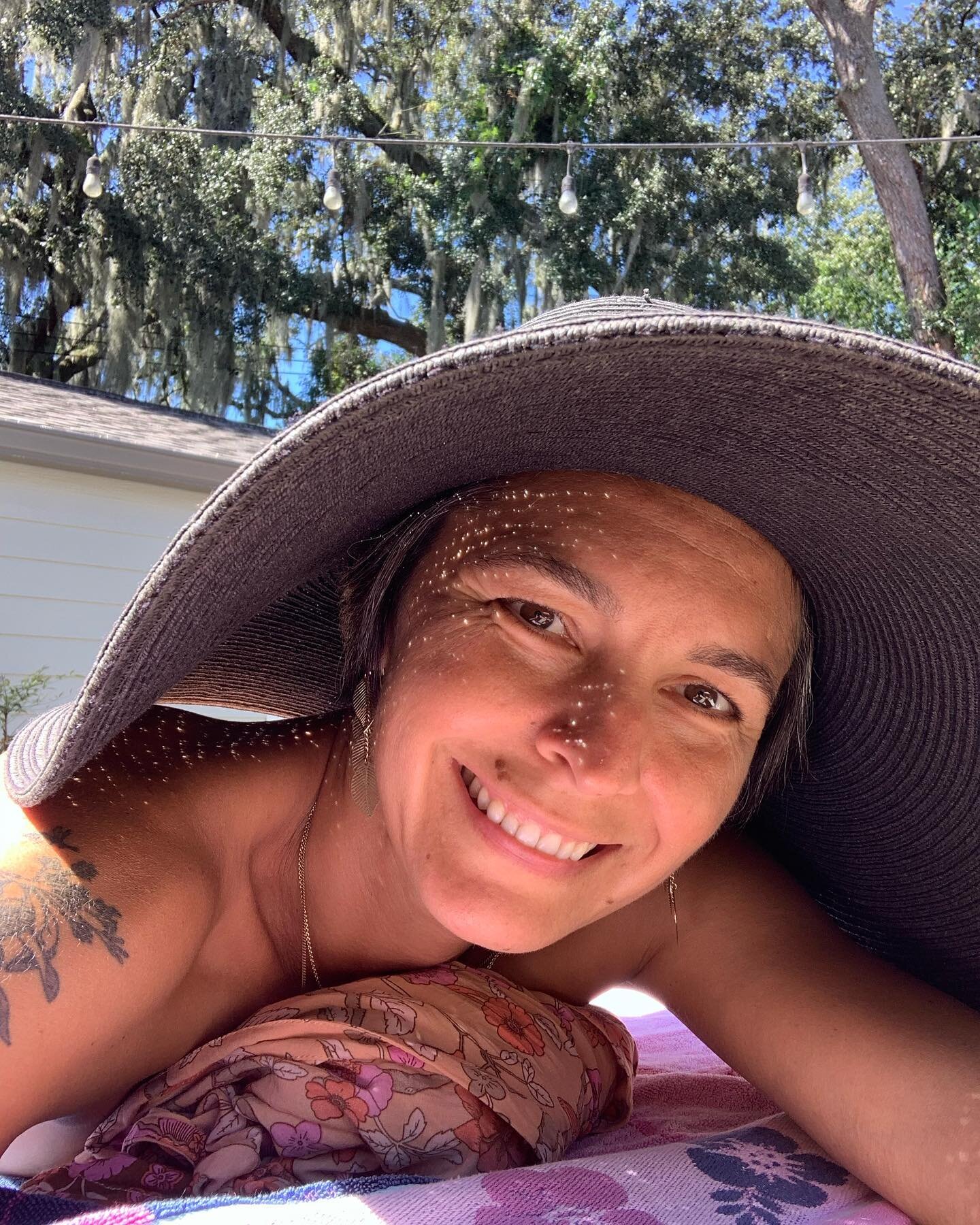 Sunbathing!!!

Controversial subject in 2023&hellip;even though most Americans are seriously deficient in exposure to natural light &amp; Vitamin D.

Do not misunderstand my advocacy for sunscreen free sun exposure.

***Allowing your skin to burn is 