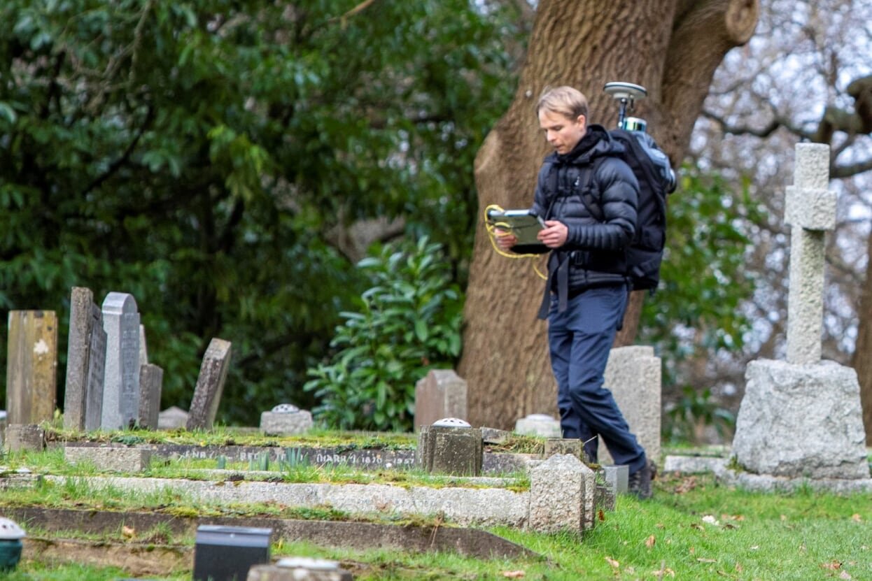 St Giles’ Church Burial Ground Management System – one of the first in the country
