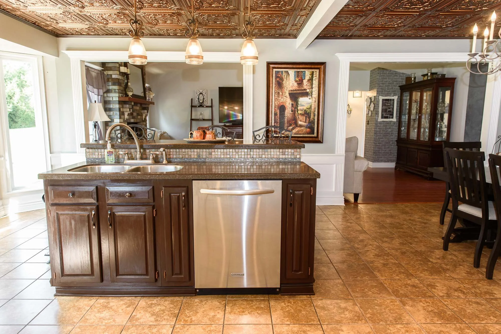 Kitchen Island Bar Sink and Dishwasher
