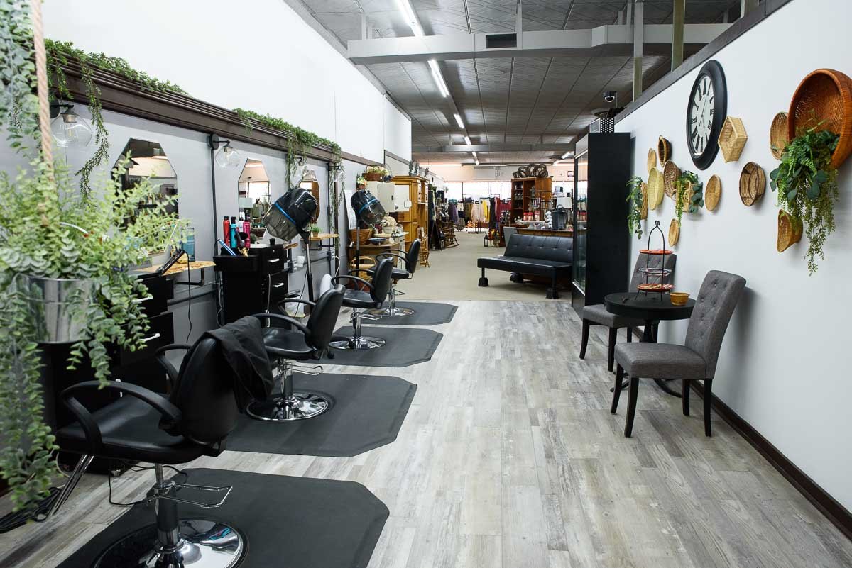 Commercial Property for Sale with Beauty Salon, Spa and Massage