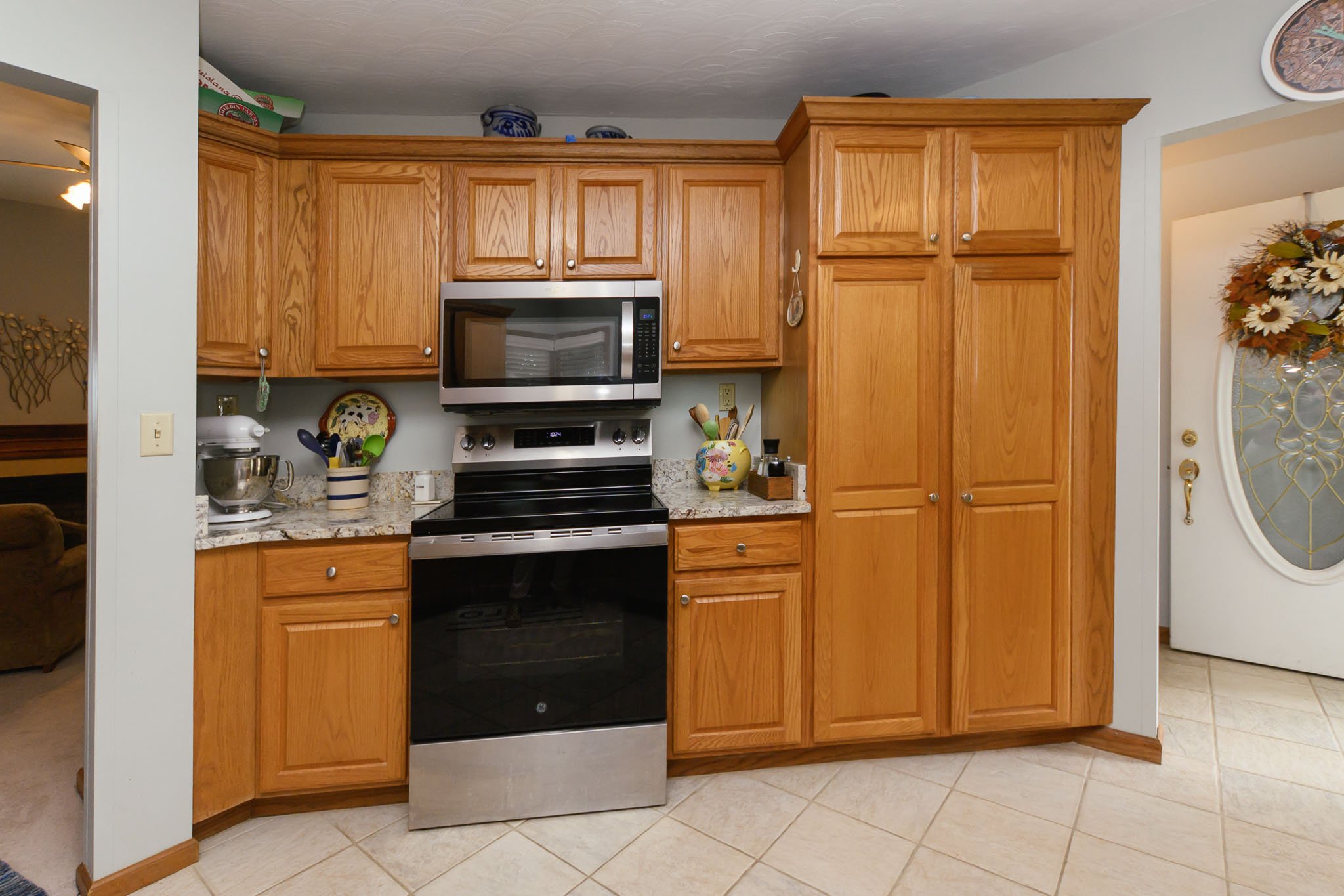 Kitchen Cabinetry and Oven Range