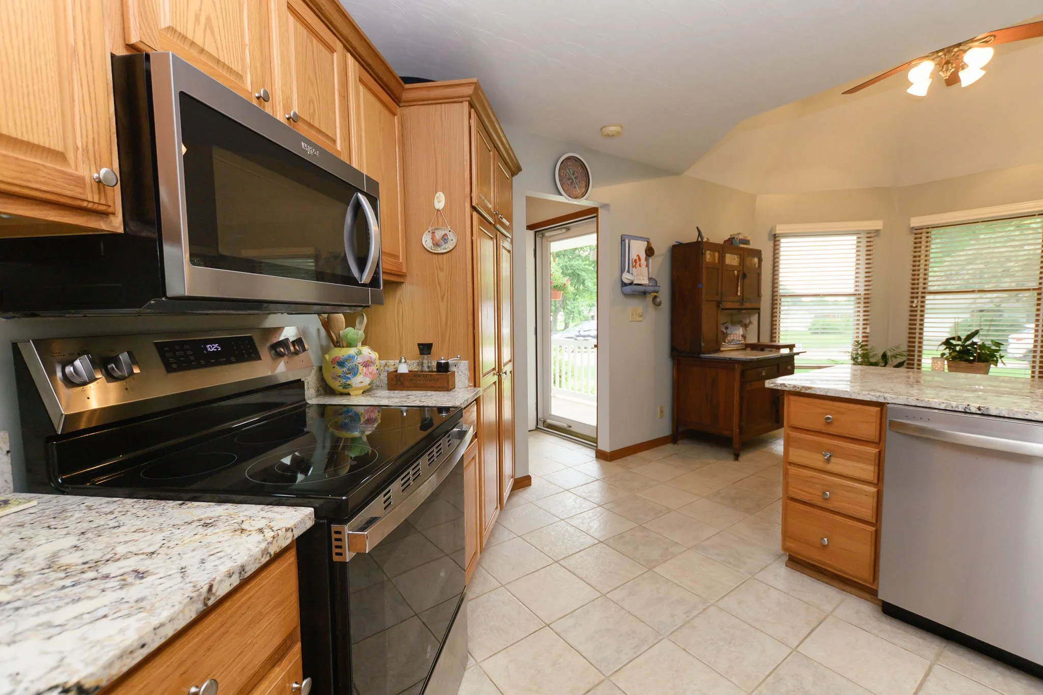 Kitchen Cabinetry and Appliances