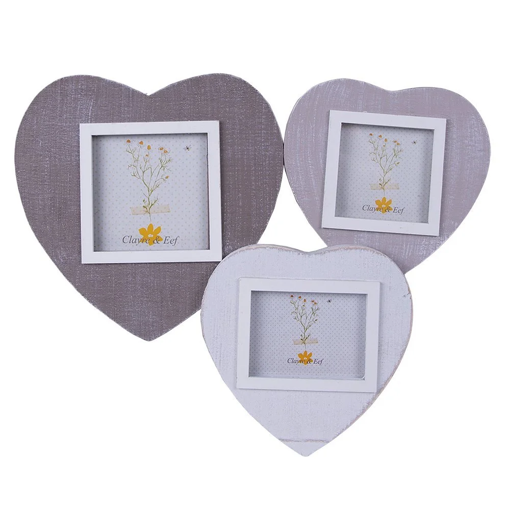 Κορνίζες από καρδούλες