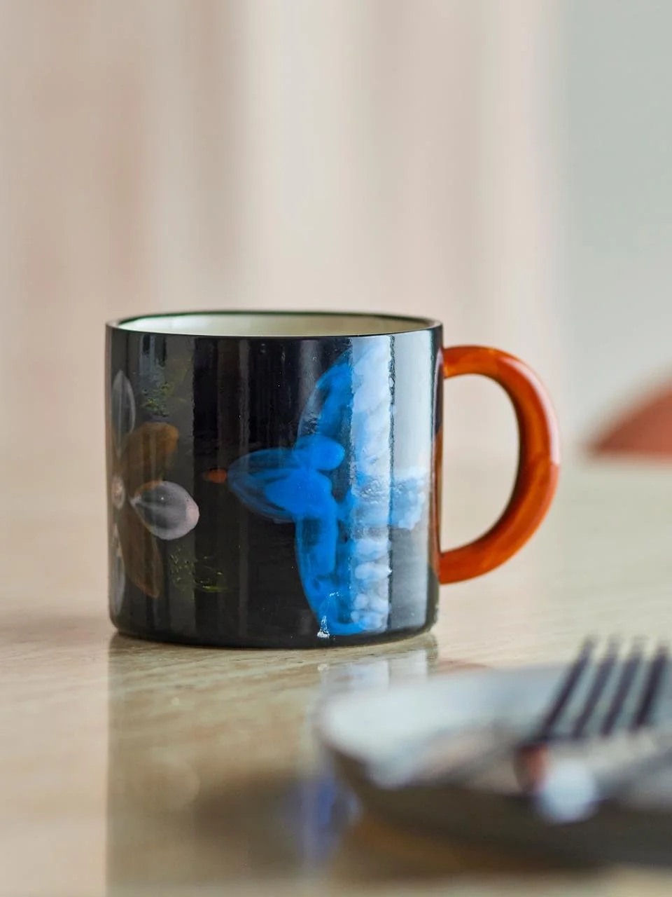 Kούπα μαύρη με μπλε πουλάκι