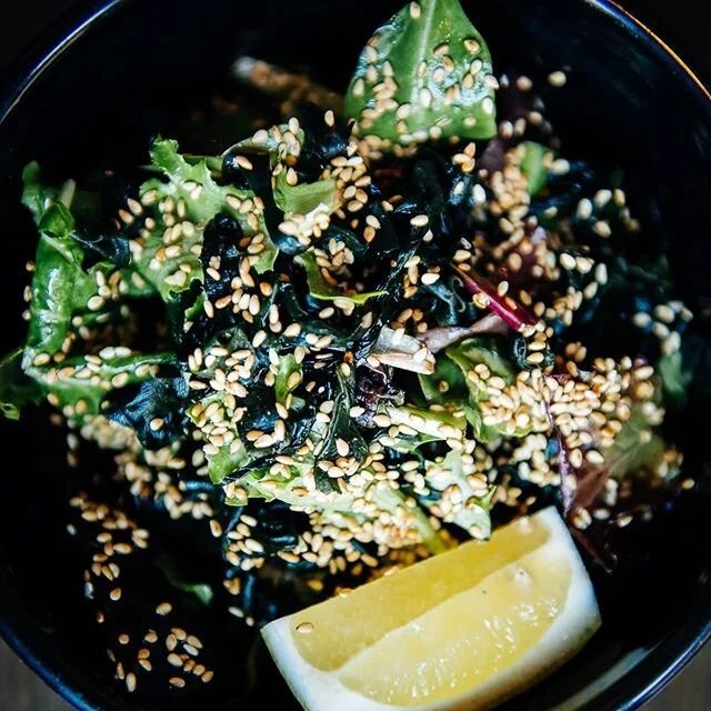 Our seaweed salad, with it perfect balance in texture and taste. This is both of our owners&rsquo; favorite thing to order. #seaweed #seaweedsalad #goodnutrition starts here!