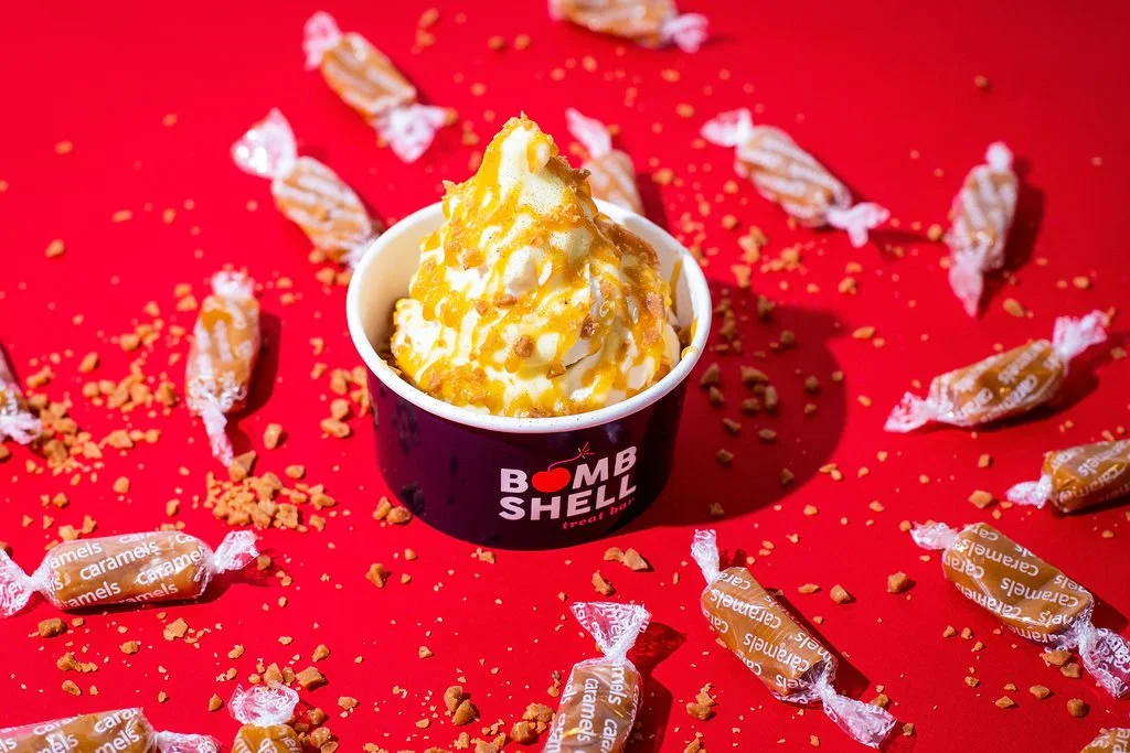 CARAMEL LOVERS! 🤎 this one's for you ⤵

Caramel Craze / dulce de leche dip / caramel drizzle / toffee bits / glitter

Open 12-8 today!