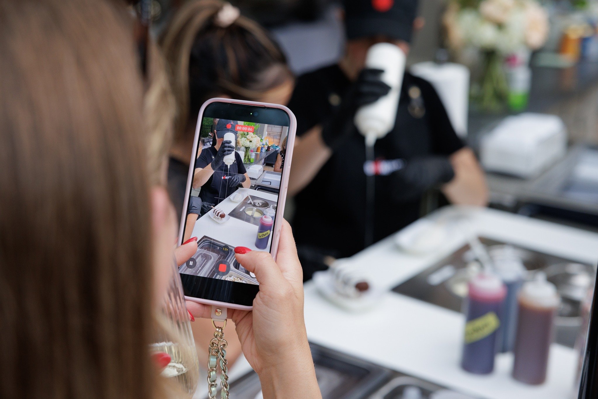 Now booking fall + winter events! ✨ From milestone anniversaries and weddings to birthday soir&eacute;es, corporate gatherings, and everything in between, Bombshell&rsquo;s ice cream art on wheels is ready to roll in and make your next celebration ex