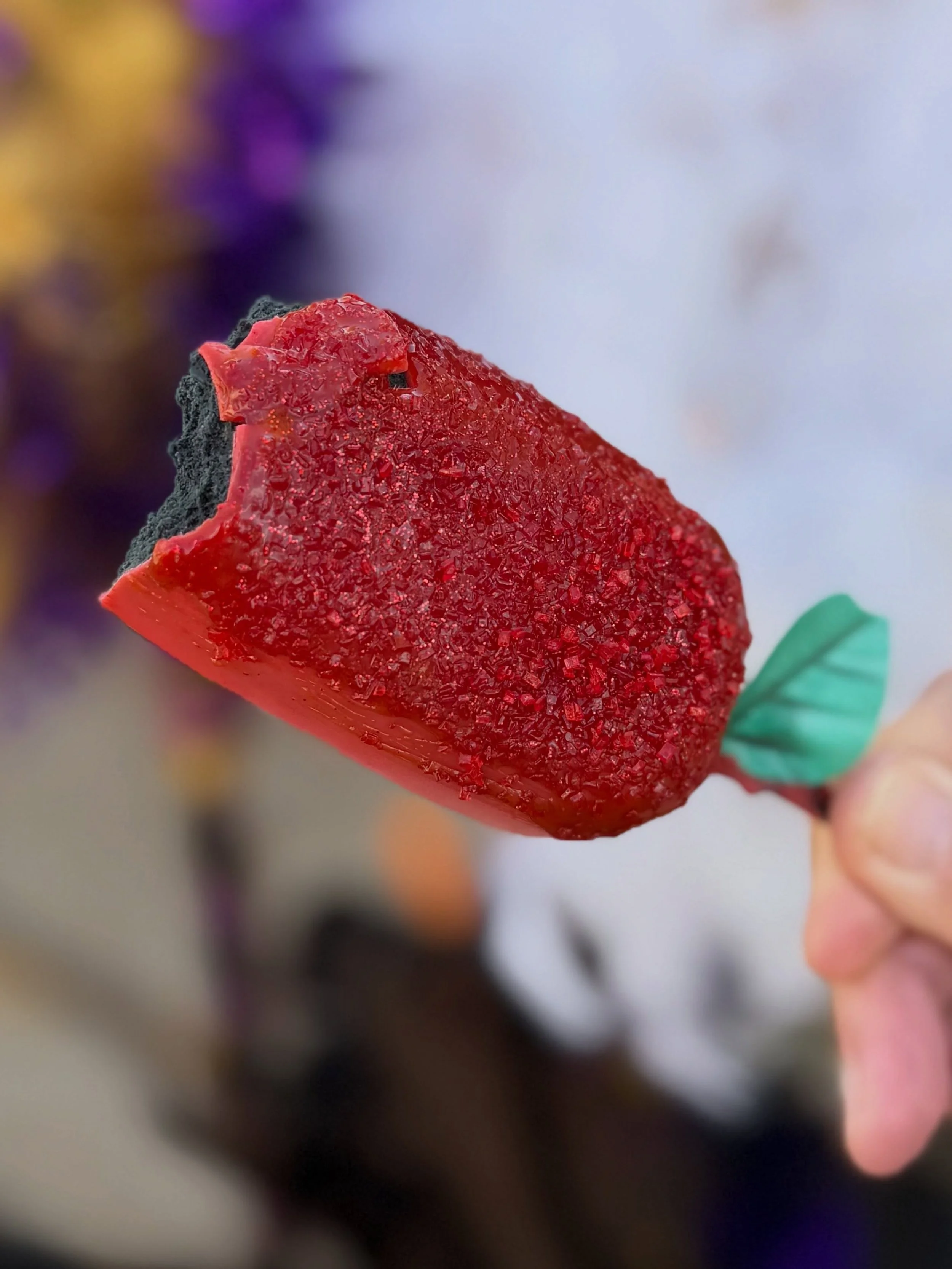 if you dare&hellip;. ☠️🍎
It&rsquo;s our Poison Apple &mdash; &ldquo;midnight black&rdquo; salted caramel ice cream, candy apple chocolate dip, cider glaze, sugar crystals, glitter dust. Yours at noon!