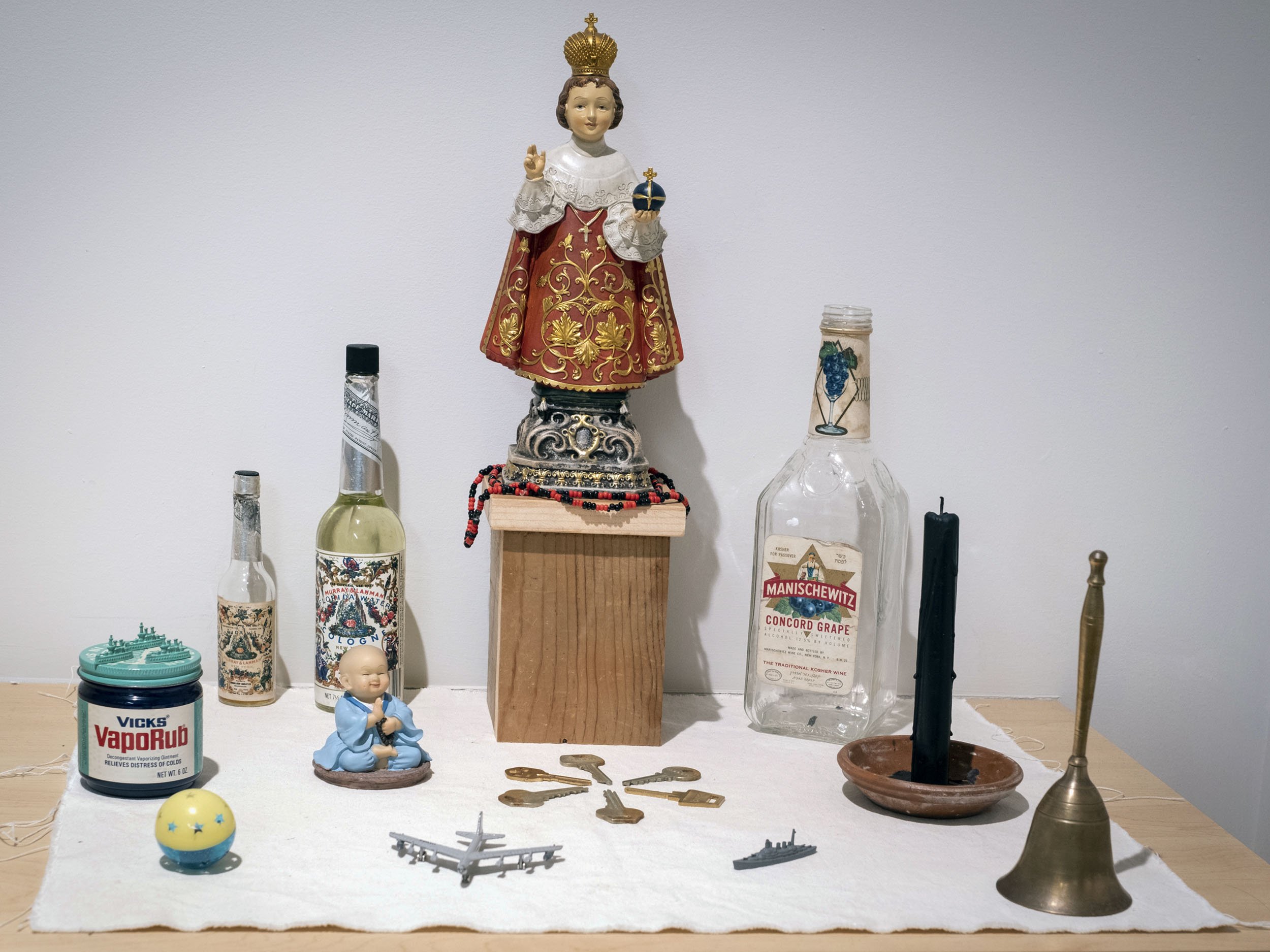  Installation view.  At the Crossroads . Assemblage of found objects | 2021.  The Museum of the Old Colony , Duke Hall Gallery of Fine Art, 2022. 
