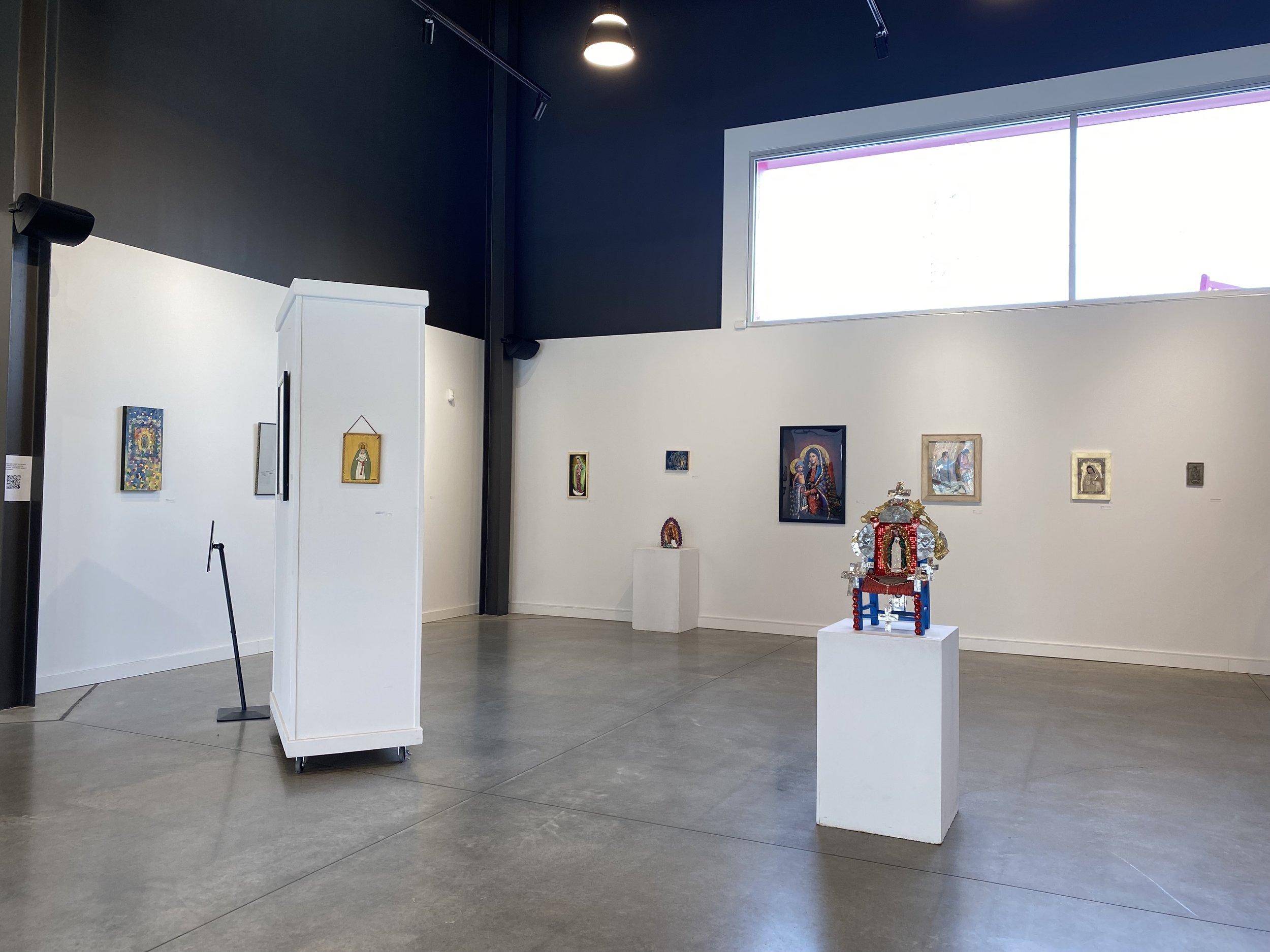  Installation image of a La Onda exhibition at Mattie Rhodes Cultural Center (Kansas City, Missouri) 