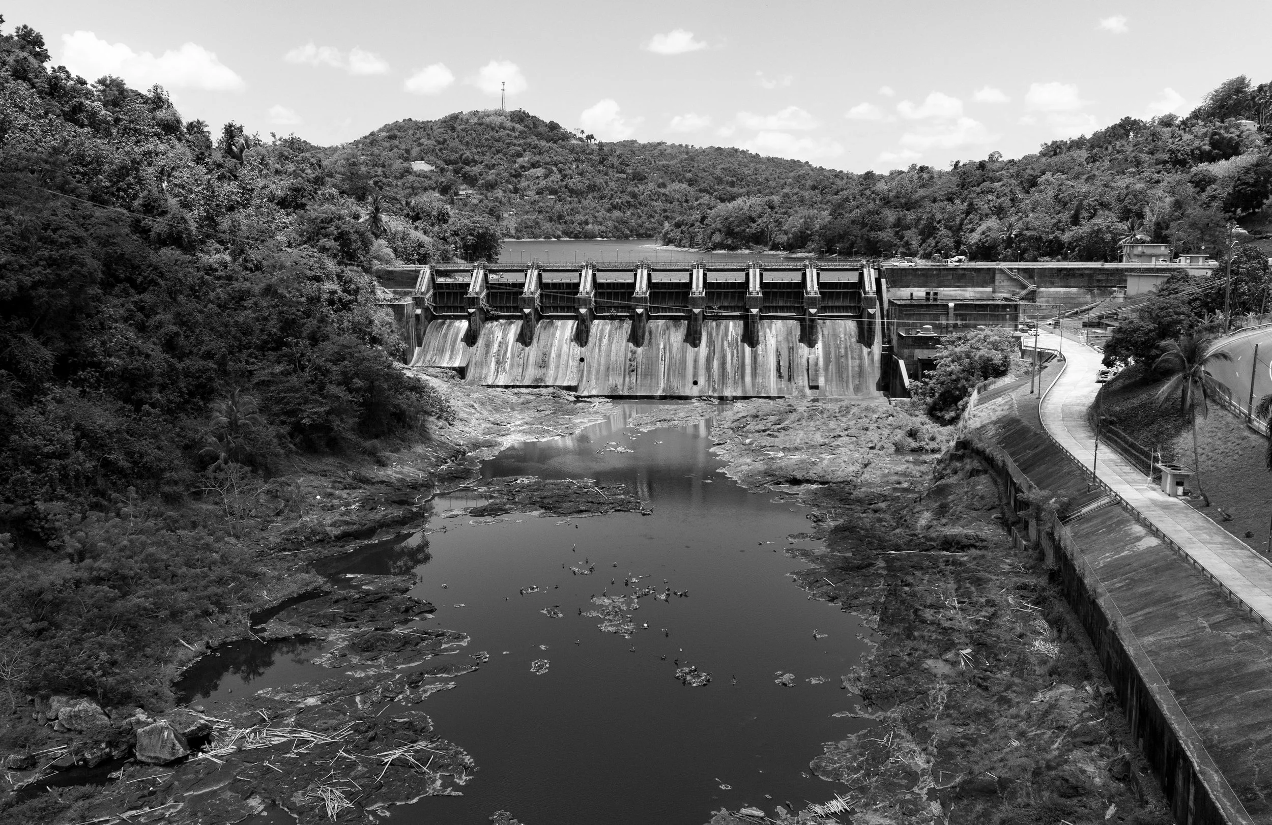 Tamara Cedre black-and-white photo of Carraizo dam during drought