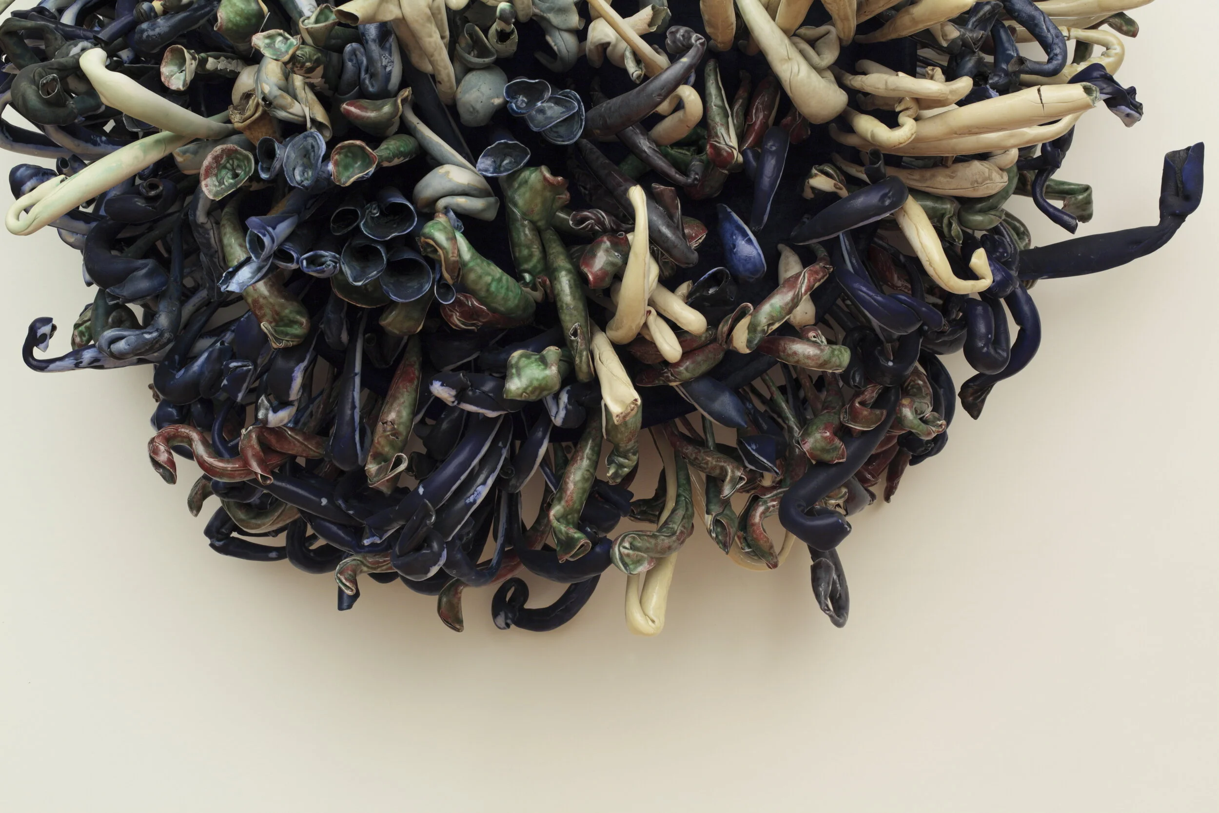   nomos (dots)   detail 