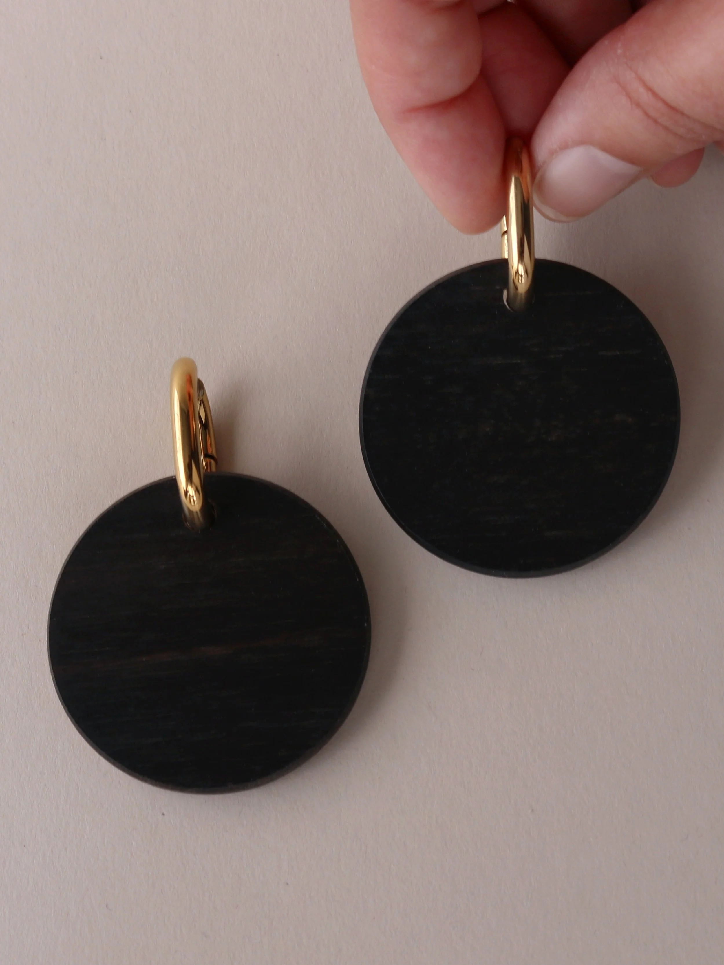 SolidCirclesLarge_EBONY17.jpg