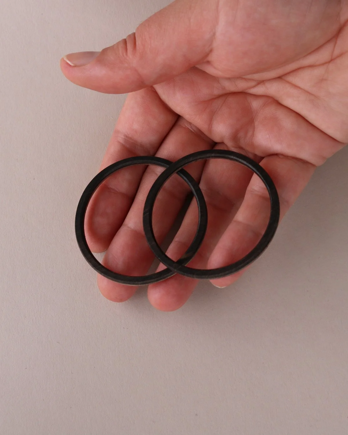 ThinLarge_EBONY12.jpg