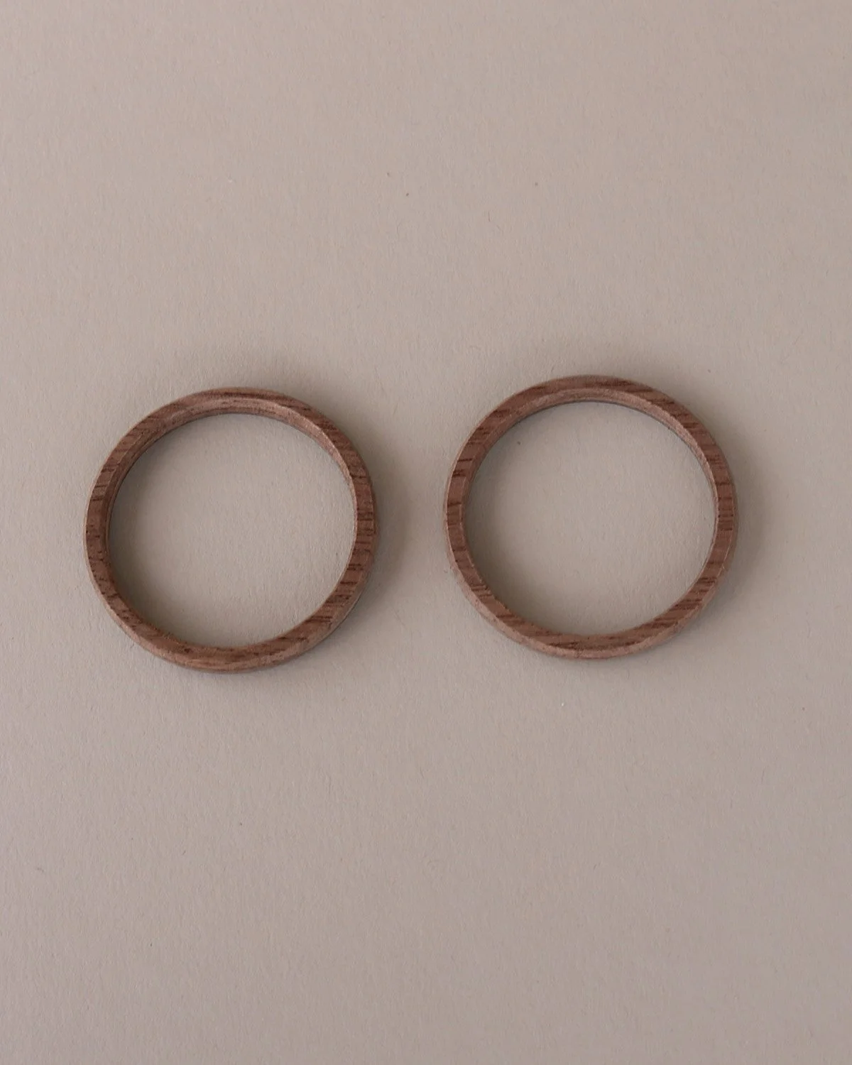 ThinMediums_EBONY8.jpg