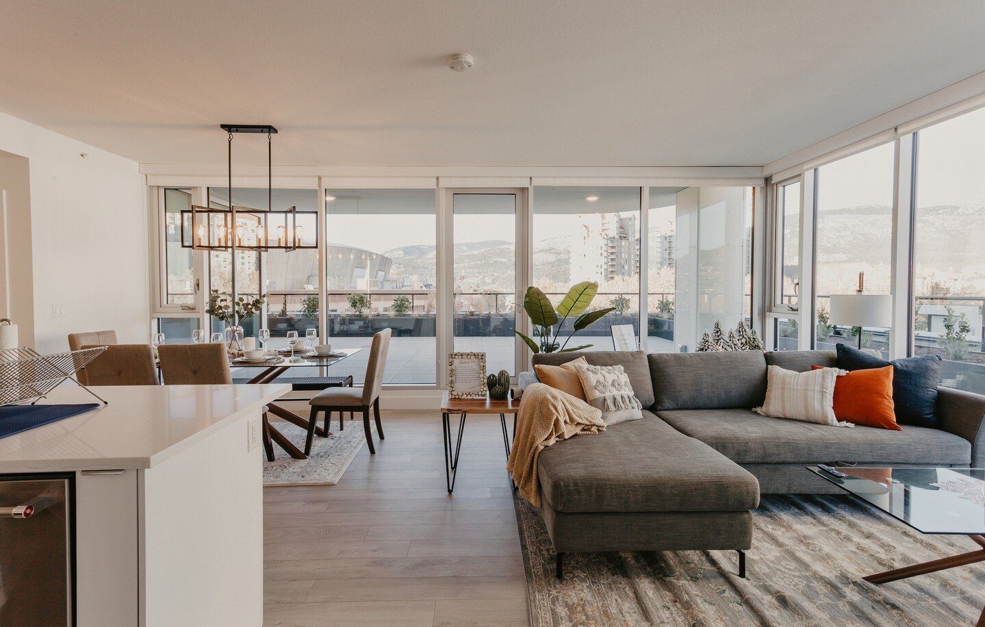 ❣️ Today, we are talking about the Modern Scandi &mdash; a 2 bedroom + den, 2 bathroom luxury condo. This unit is located in the heart of the Downtown Kelowna district, close to the parks &amp; lake and tons of restaurants! Here are some of our favou